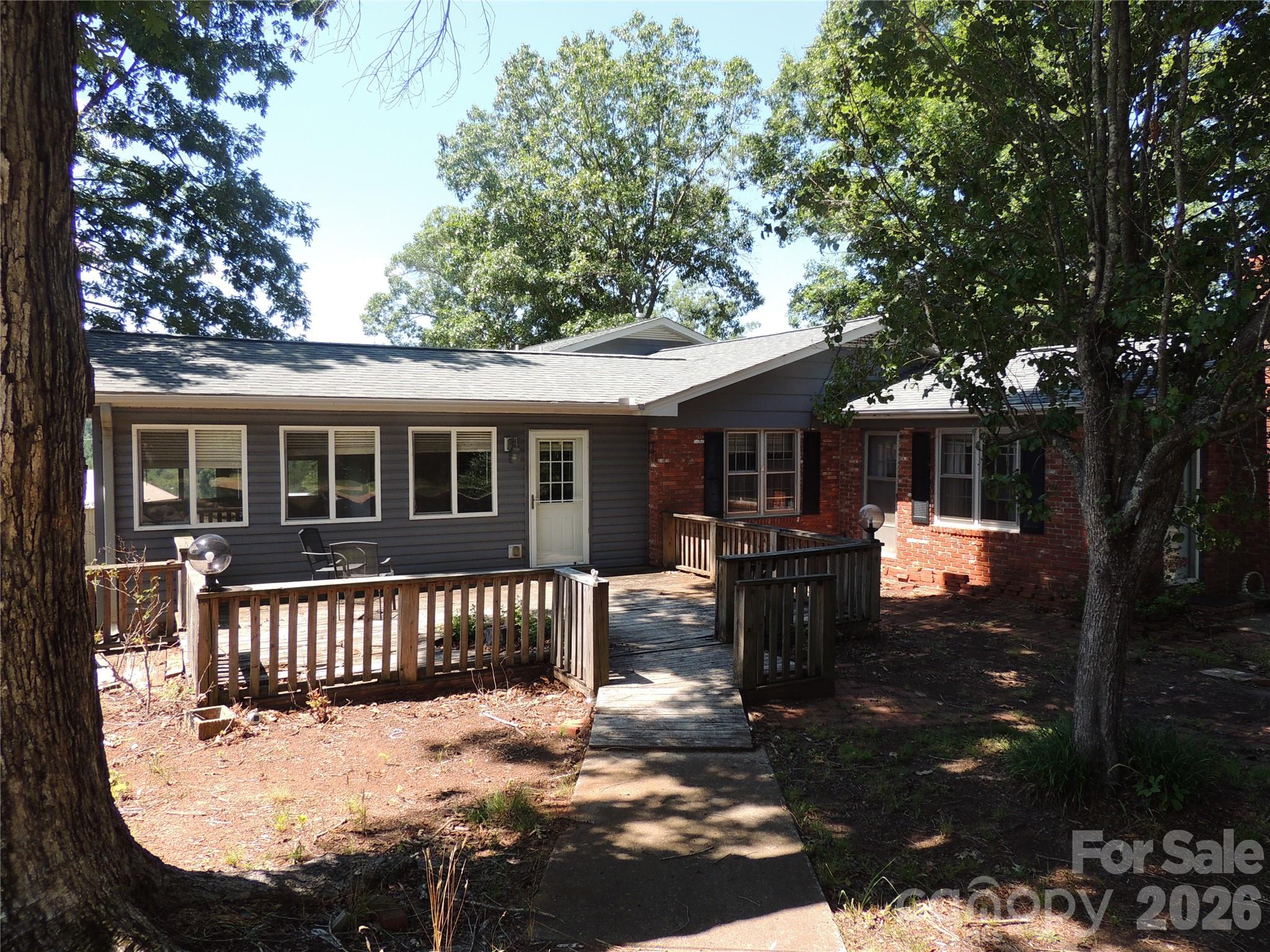 632 Rock Corner Road — Forest City