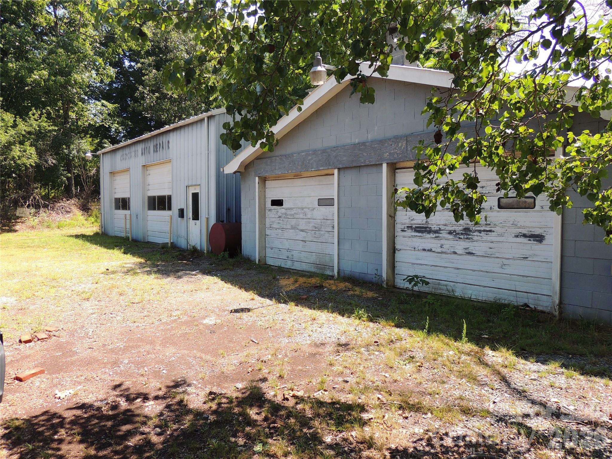 632 Rock Corner Road — Forest City