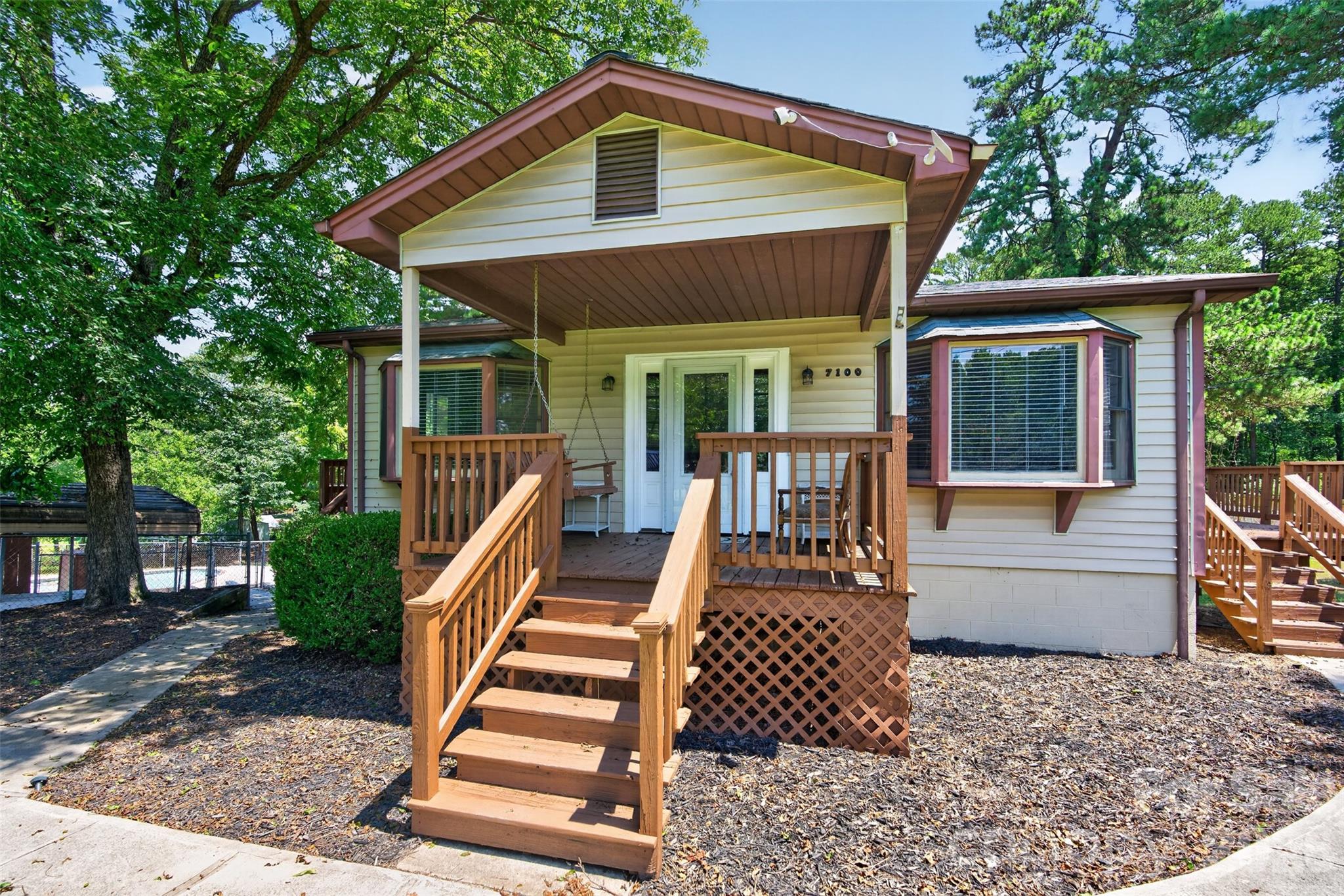 7040 Pear Tree Road — Charlotte