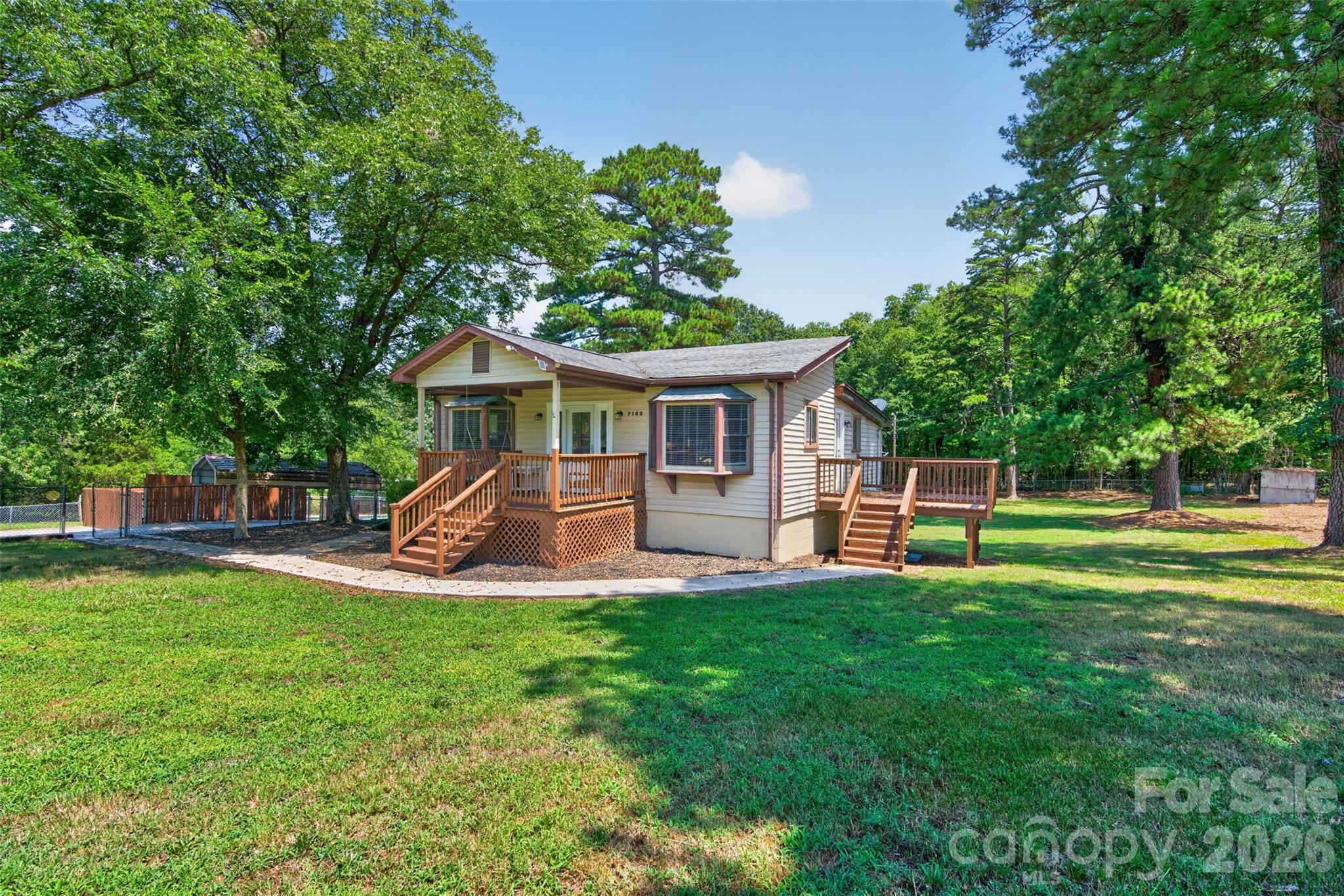 7040 Pear Tree Road — Charlotte