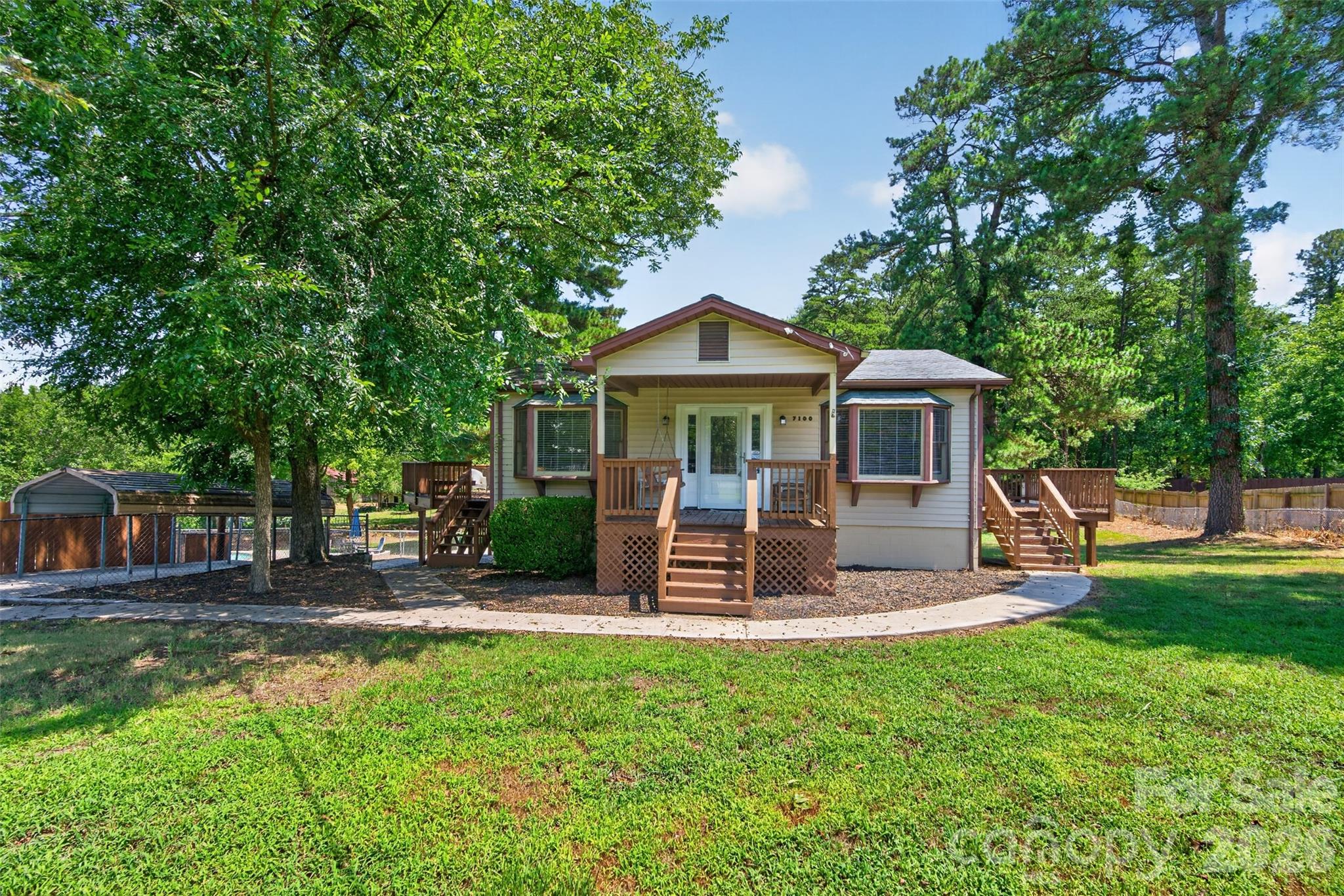 7040 Pear Tree Road — Charlotte