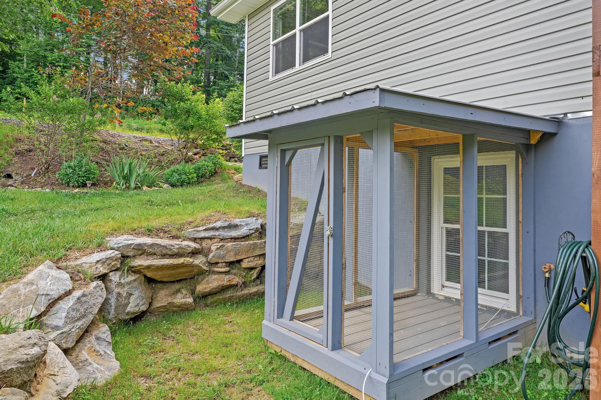 5239 Gerton Highway — Gerton