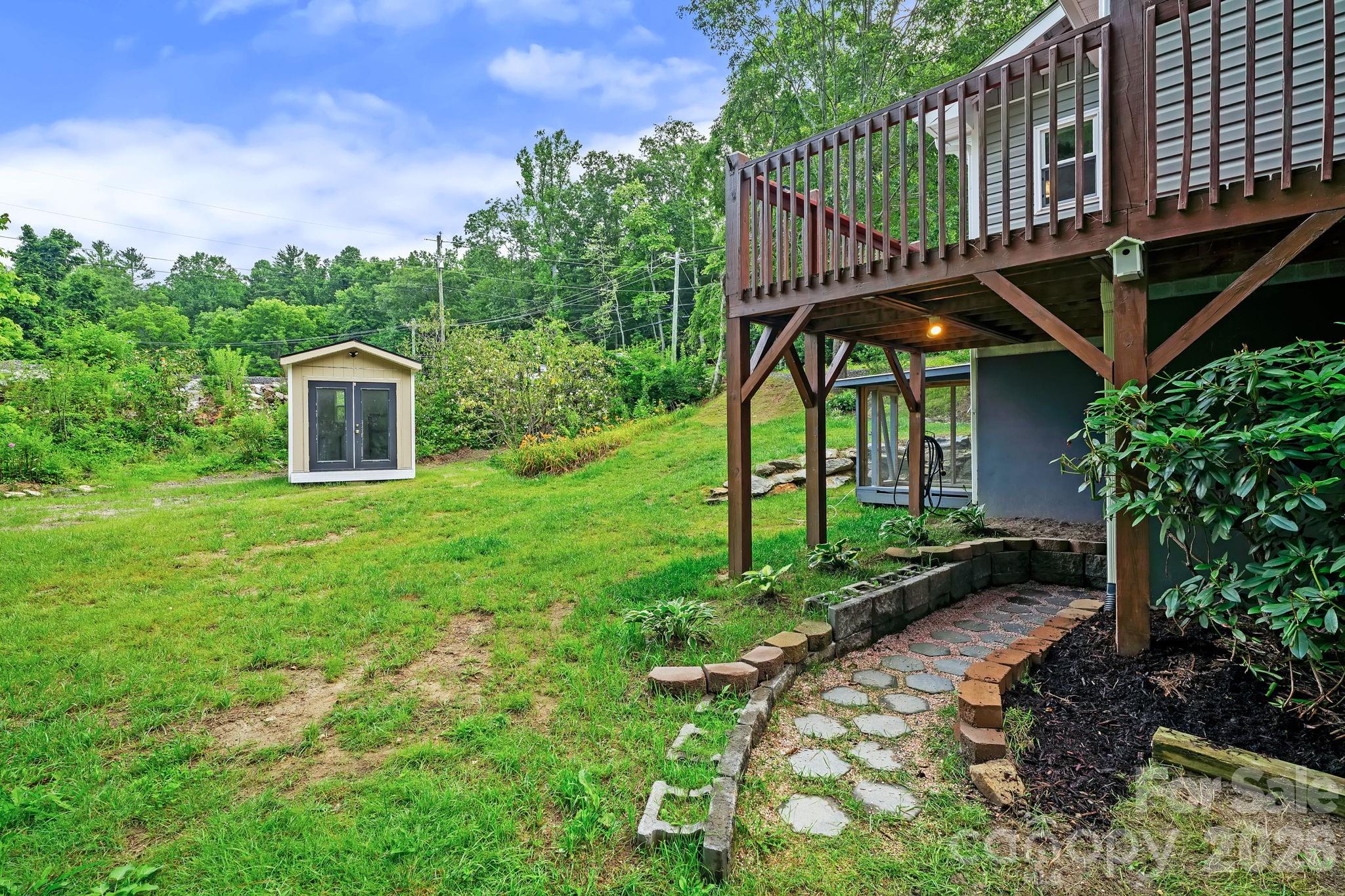 5239 Gerton Highway — Gerton