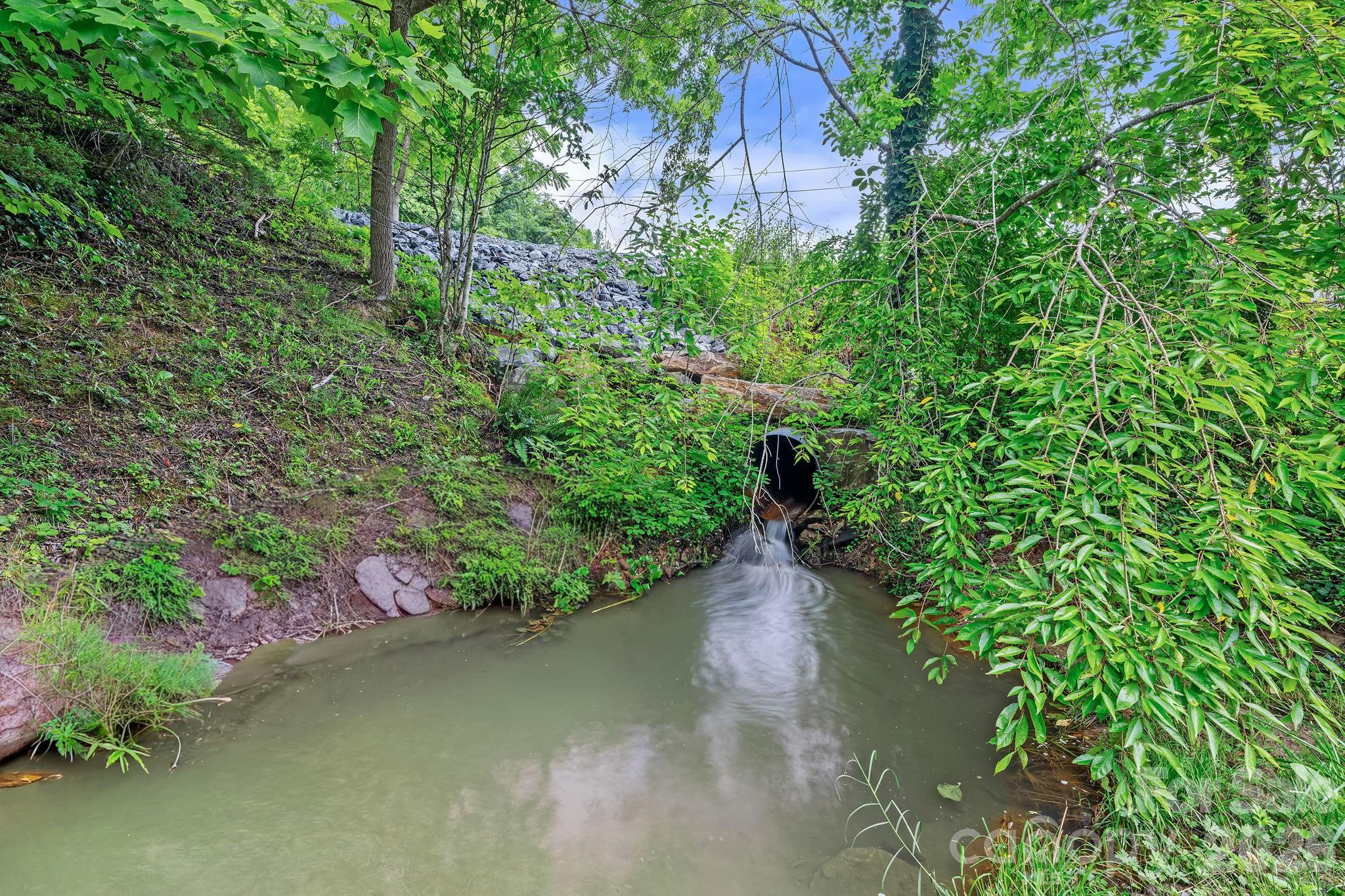 5239 Gerton Highway — Gerton
