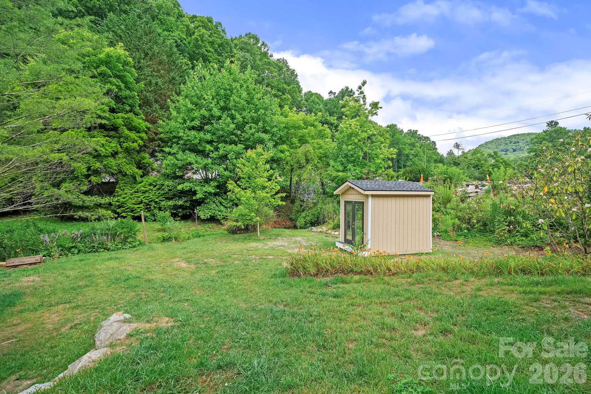 5239 Gerton Highway — Gerton