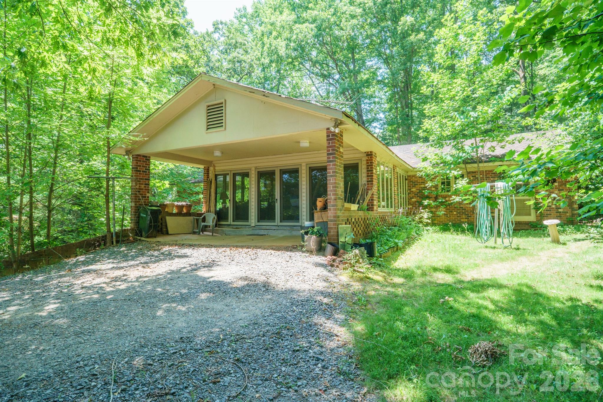 1729 Brentwood Drive — Newton