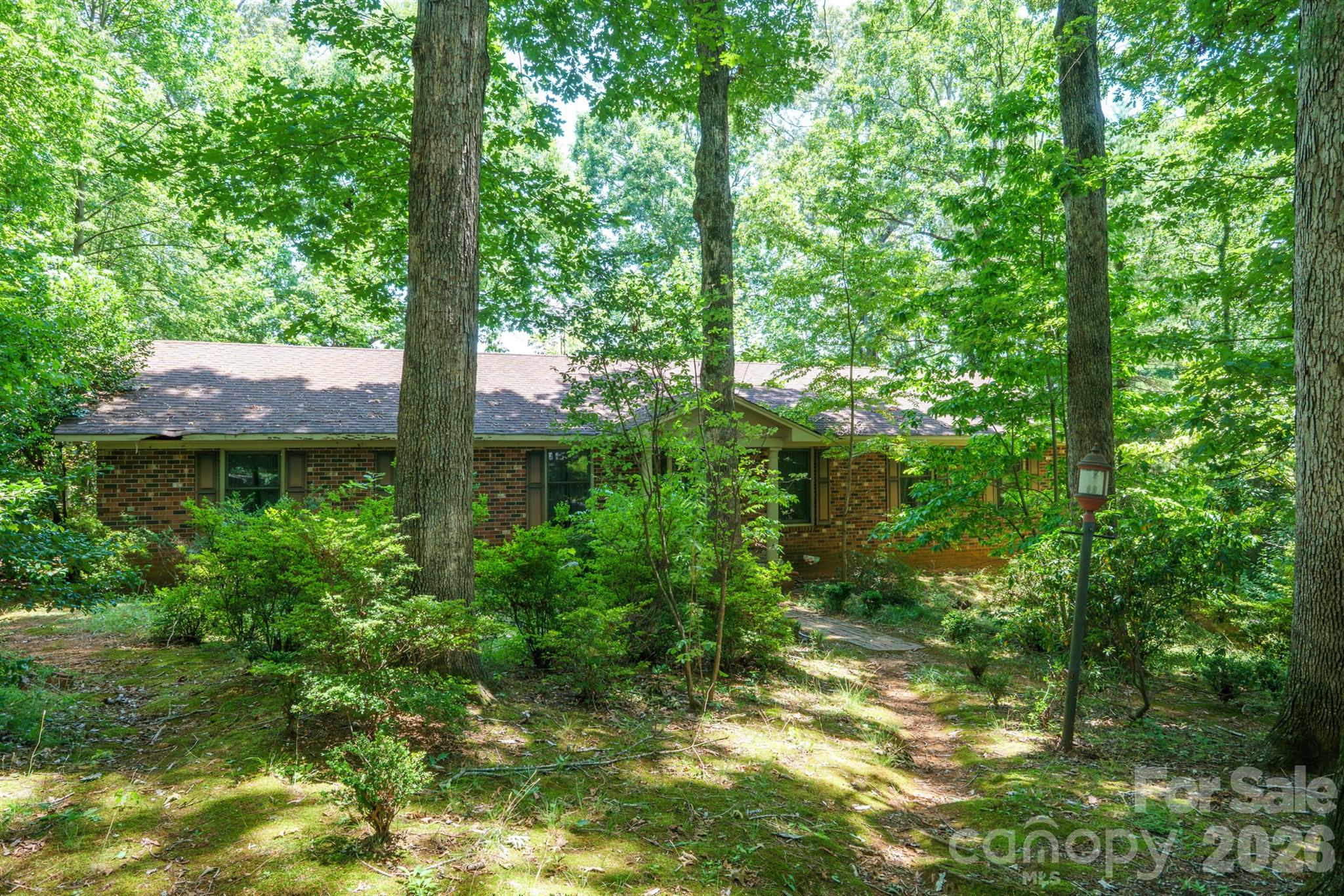 1729 Brentwood Drive — Newton