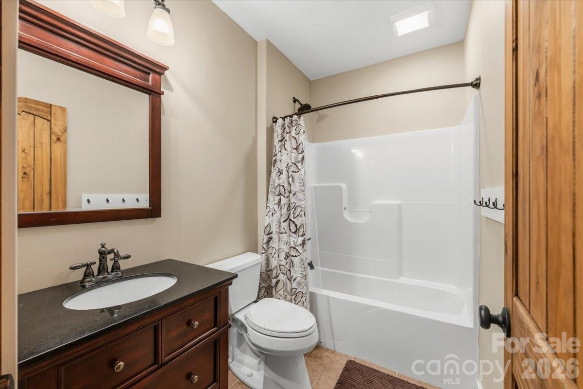 5021 Little Acre Road — Nebo