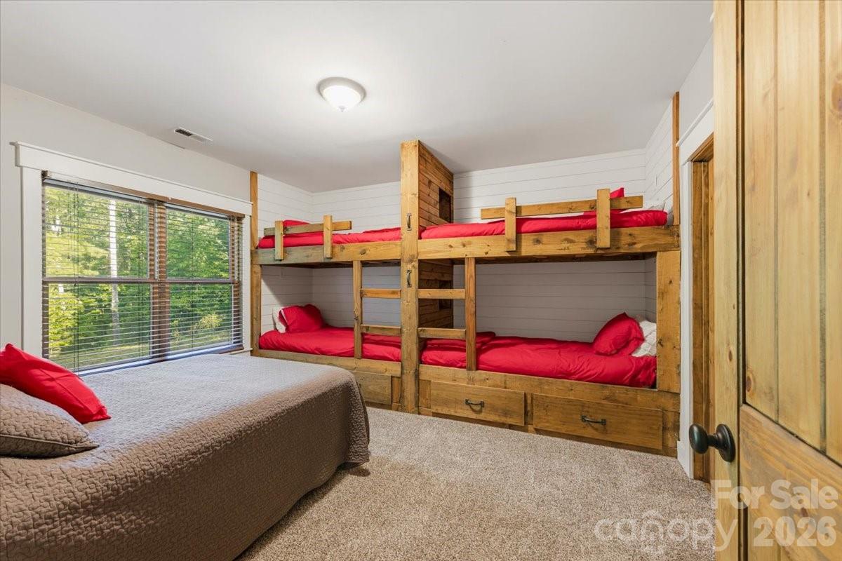 5021 Little Acre Road — Nebo