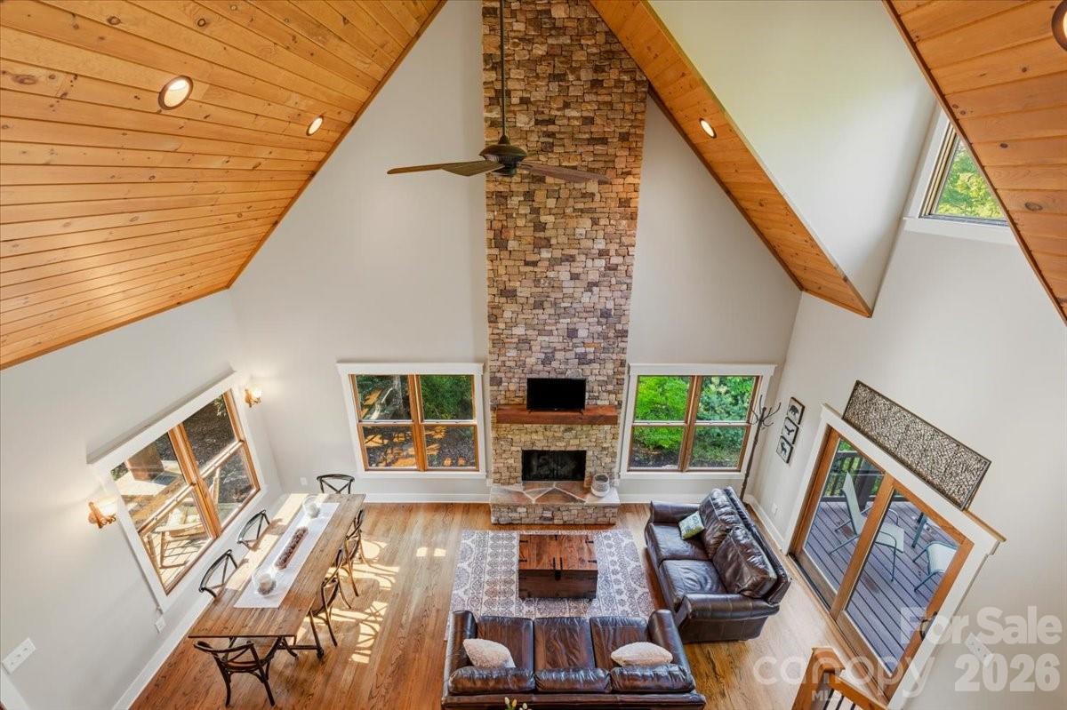 5021 Little Acre Road — Nebo