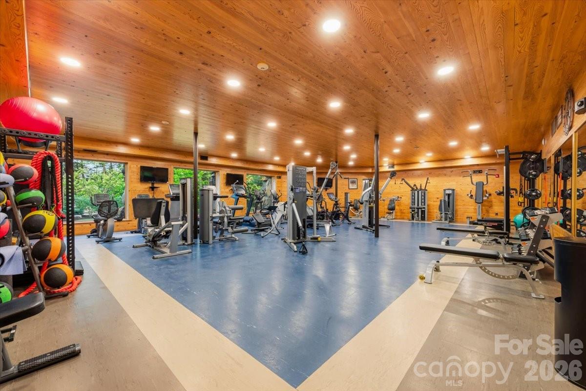 5021 Little Acre Road — Nebo