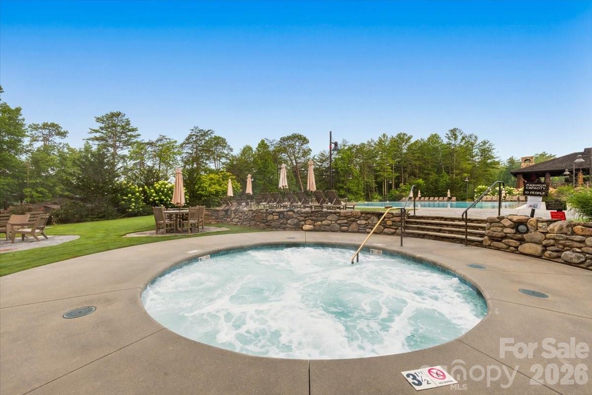 5021 Little Acre Road — Nebo
