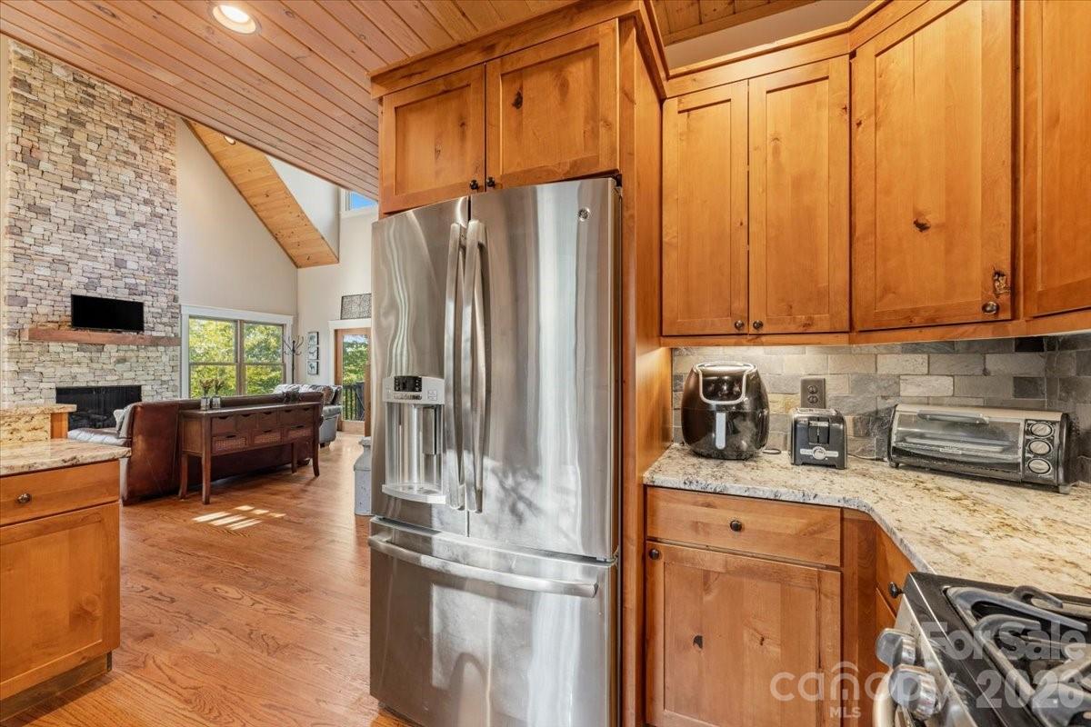 5021 Little Acre Road — Nebo