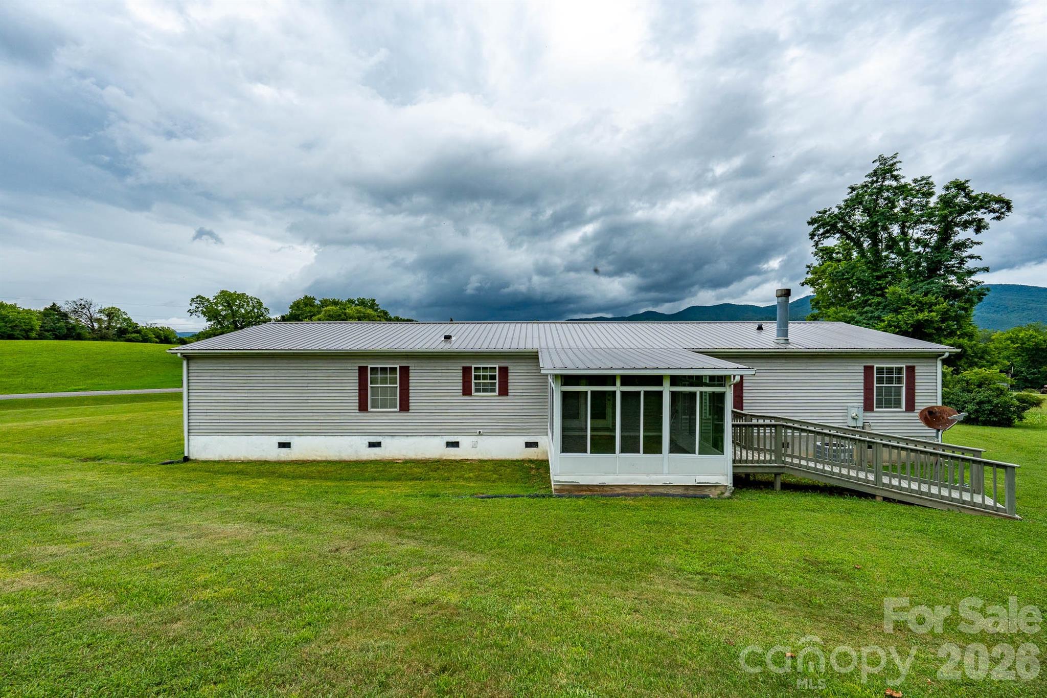 755 Fairview Loop — Hot Springs