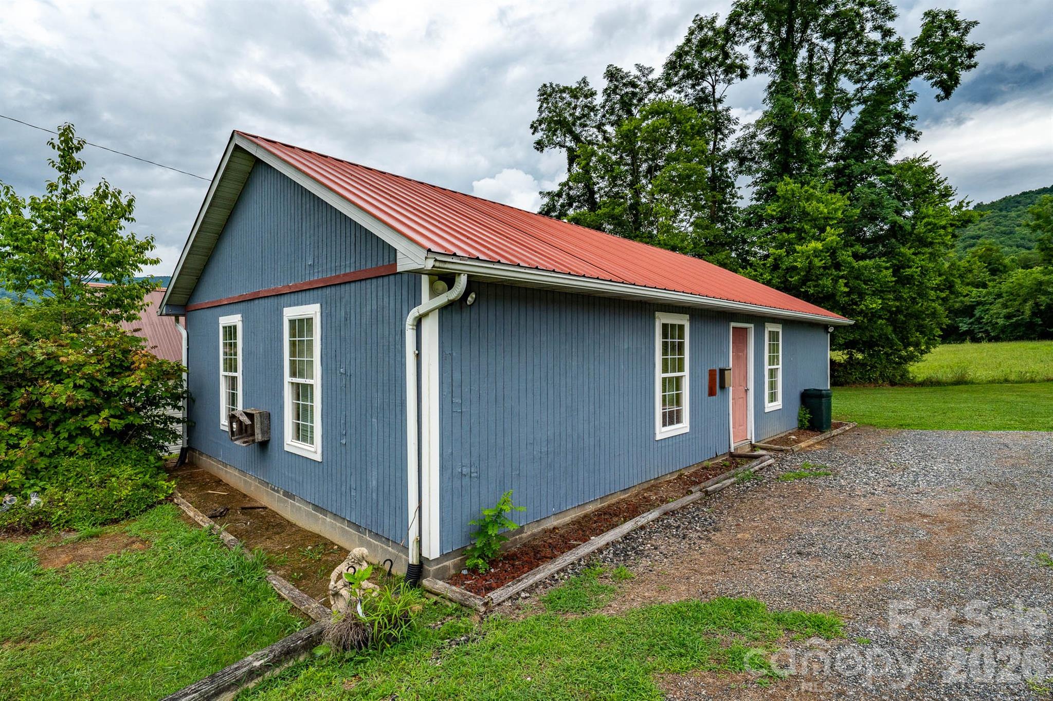 755 Fairview Loop — Hot Springs