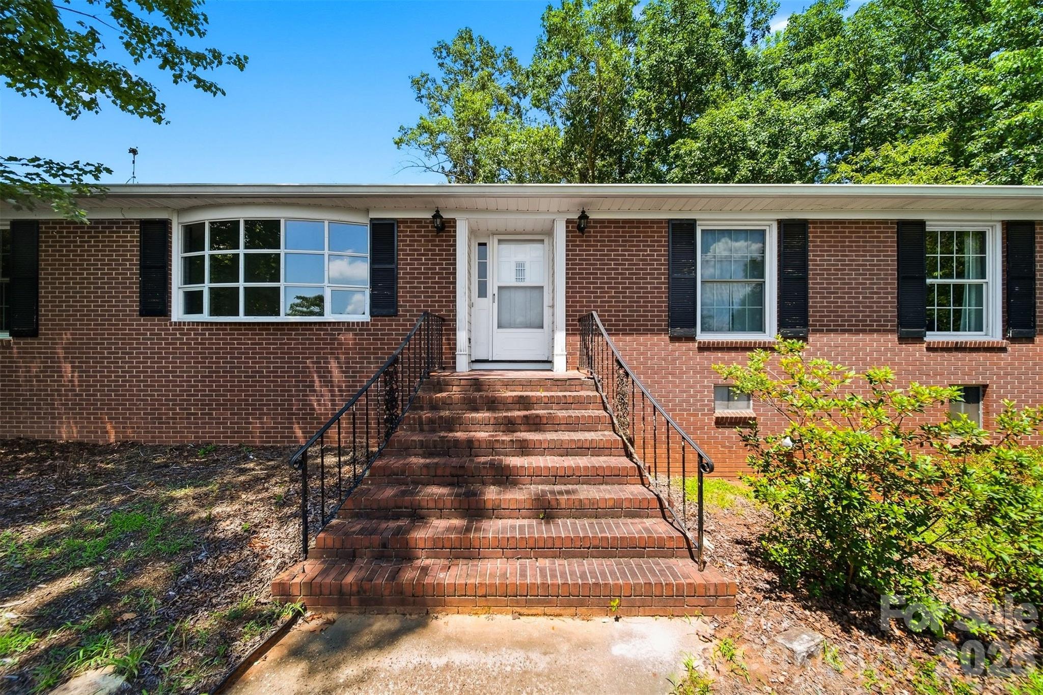 466 Shiloh Church Road — Hickory