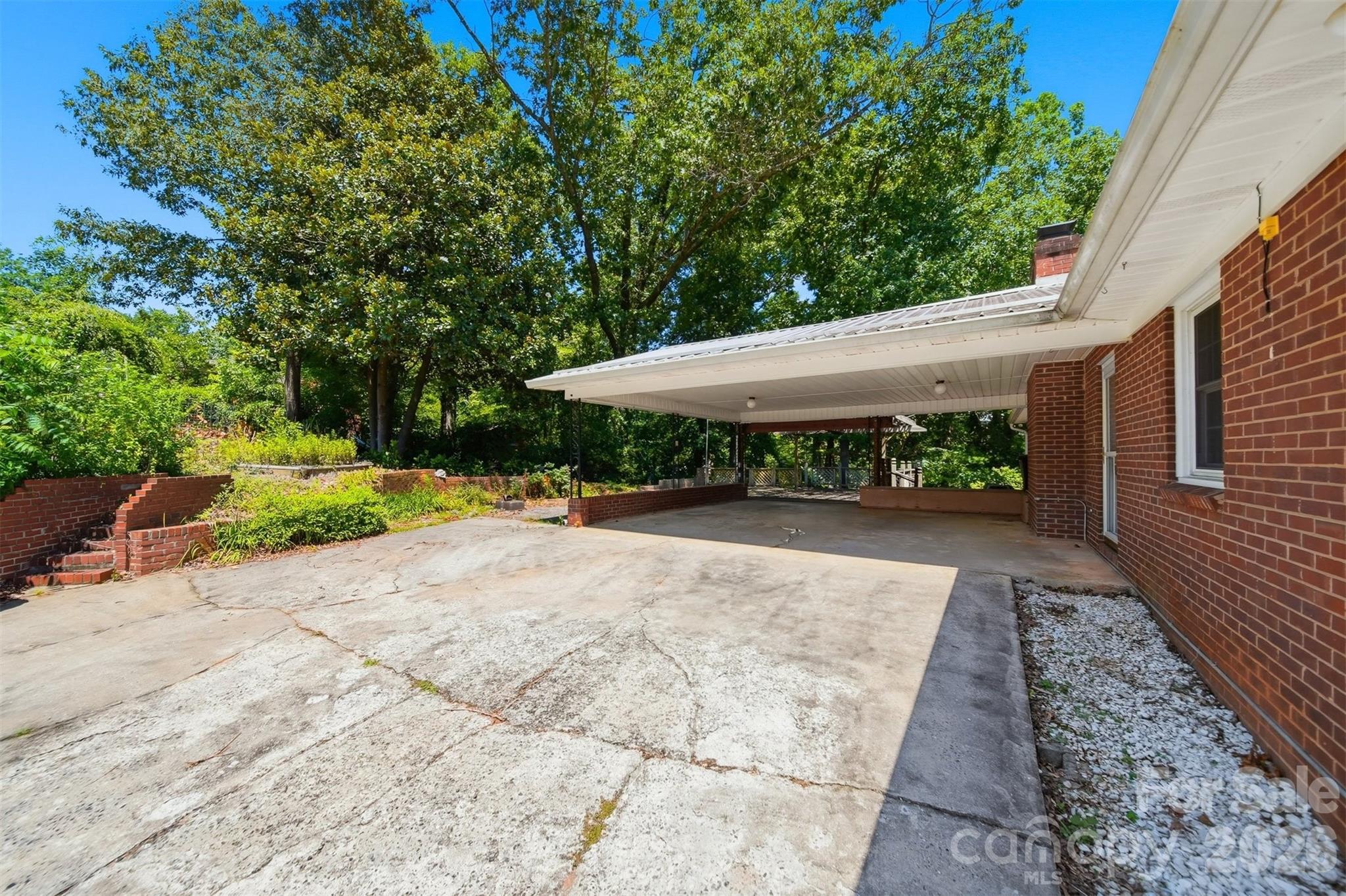 466 Shiloh Church Road — Hickory