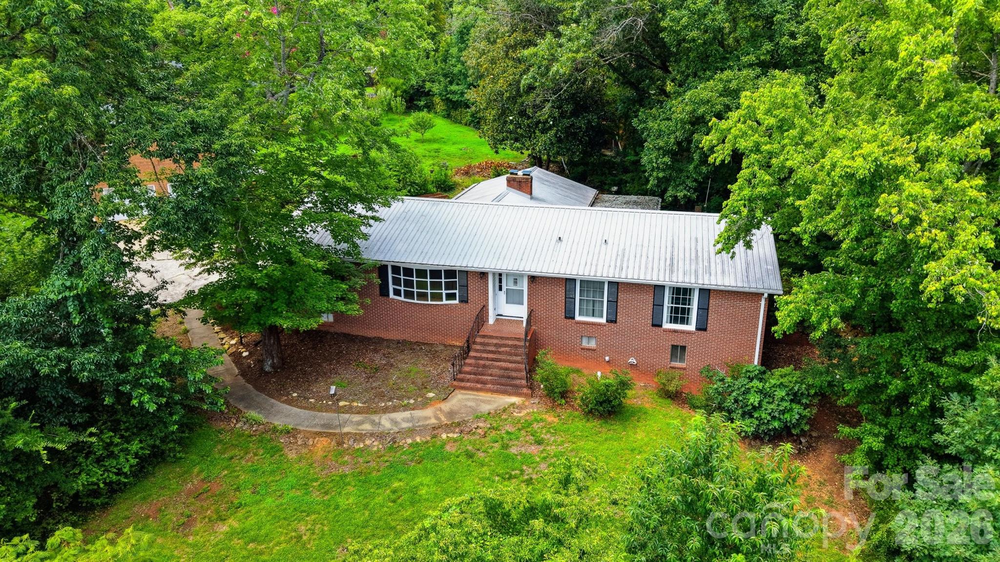 466 Shiloh Church Road — Hickory