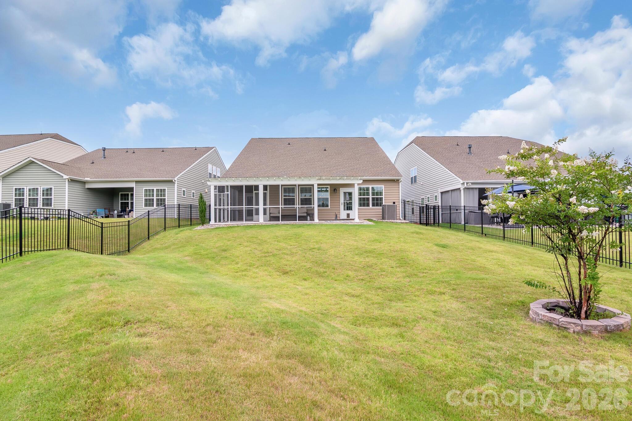 13007 Canterbury Castle Drive — Charlotte