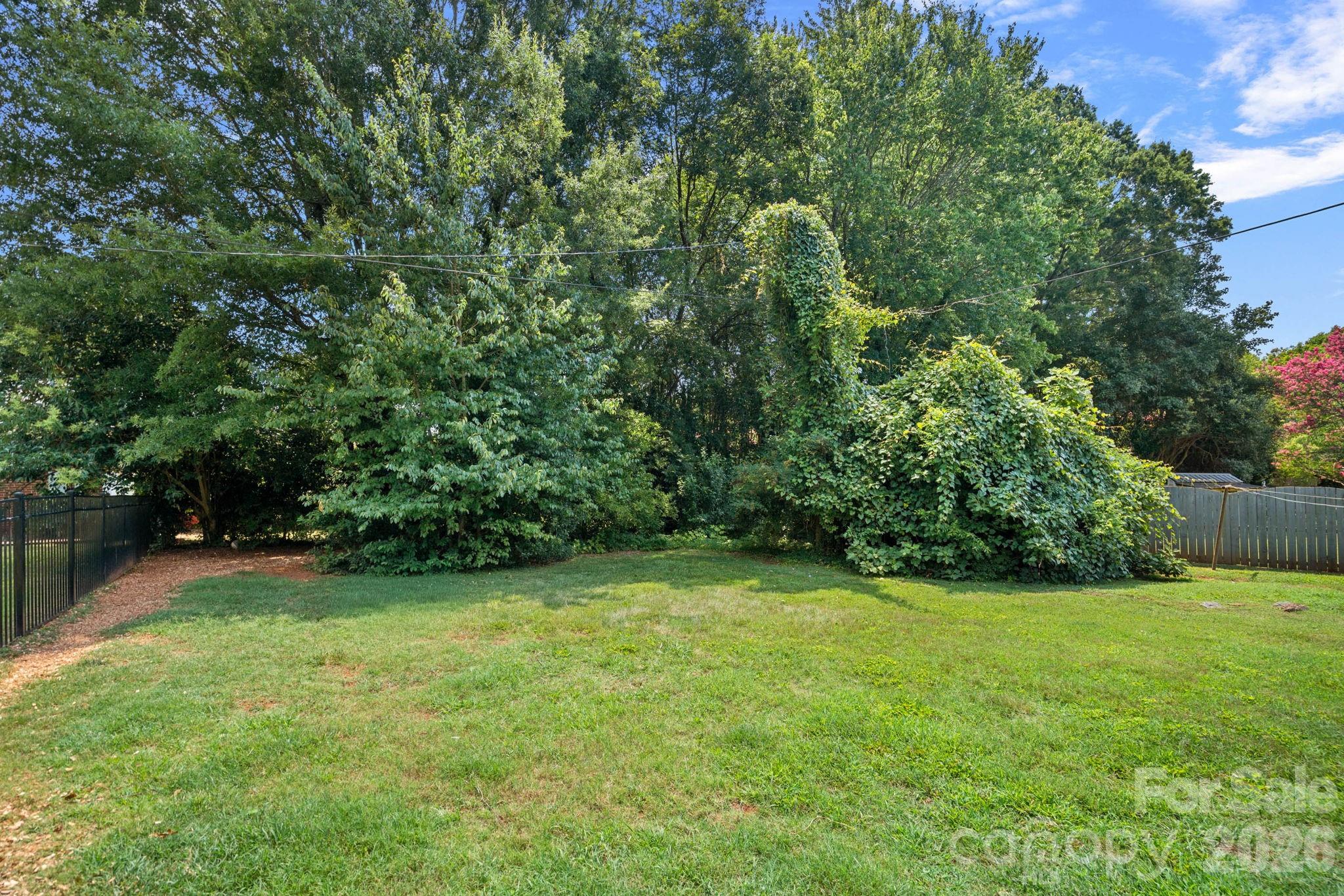 1600 Woodberry Road — Charlotte