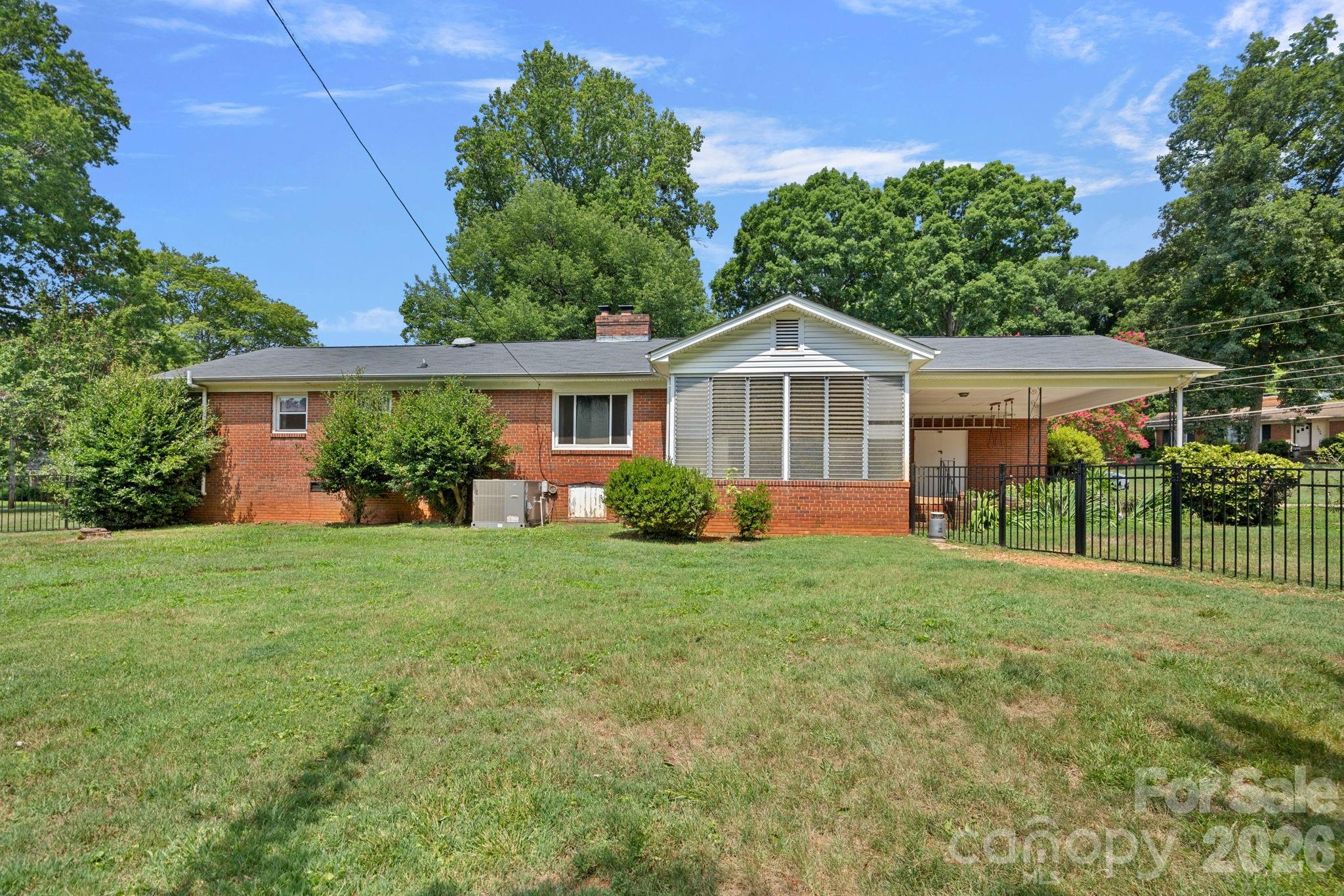 1600 Woodberry Road — Charlotte