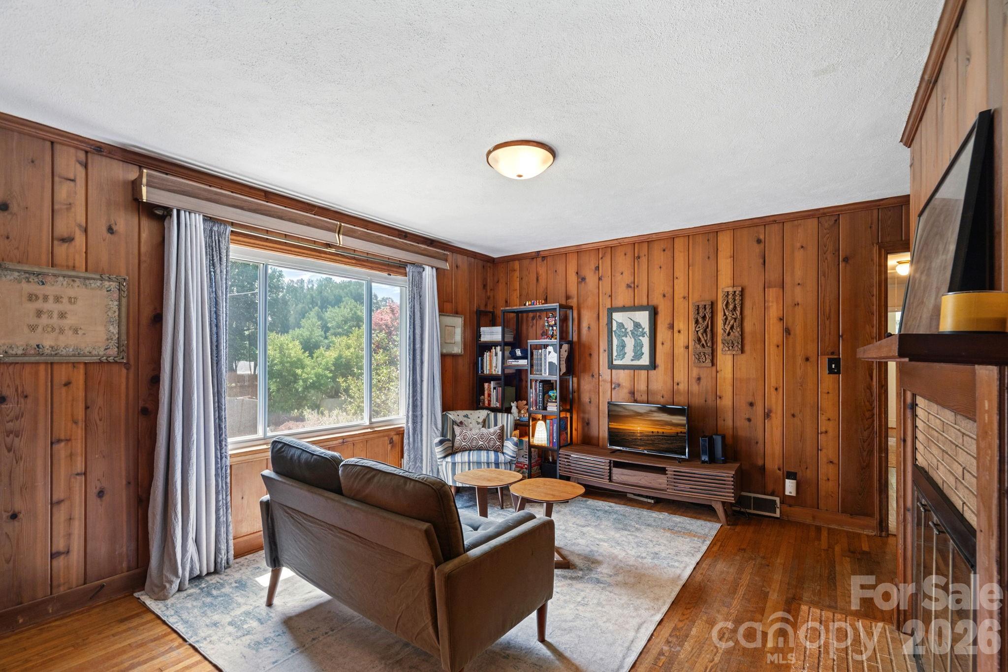 1600 Woodberry Road — Charlotte