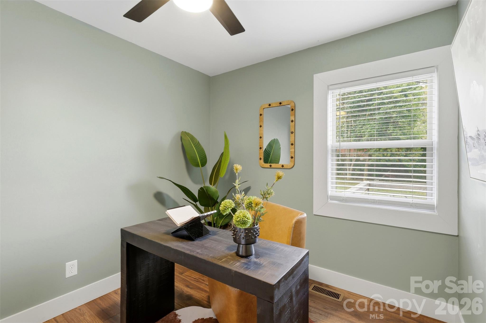 1642 Washington Avenue — Charlotte