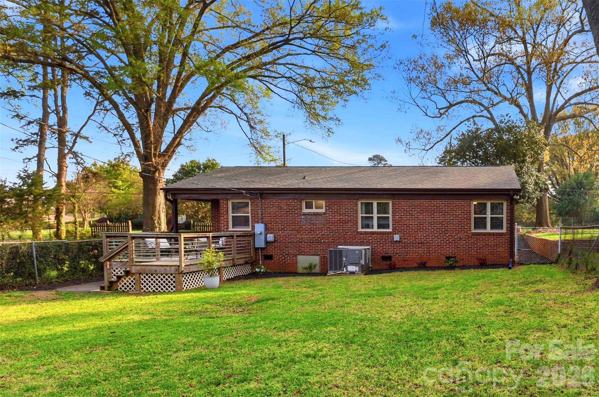1642 Washington Avenue — Charlotte