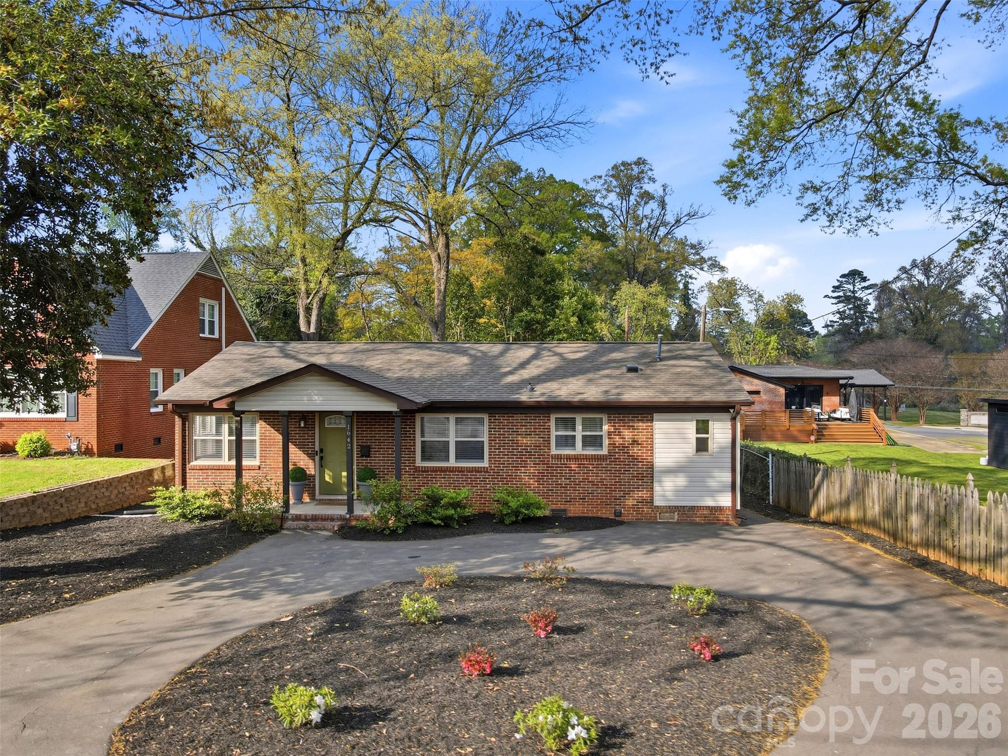 1642 Washington Avenue — Charlotte