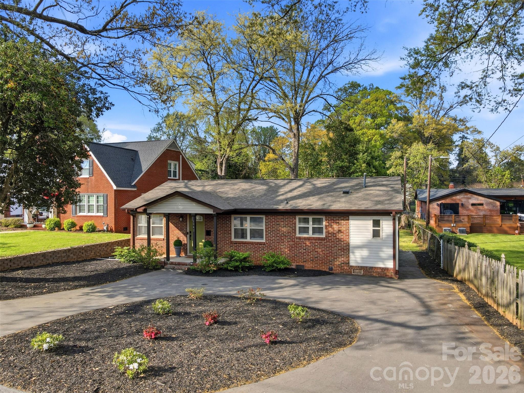 1642 Washington Avenue — Charlotte