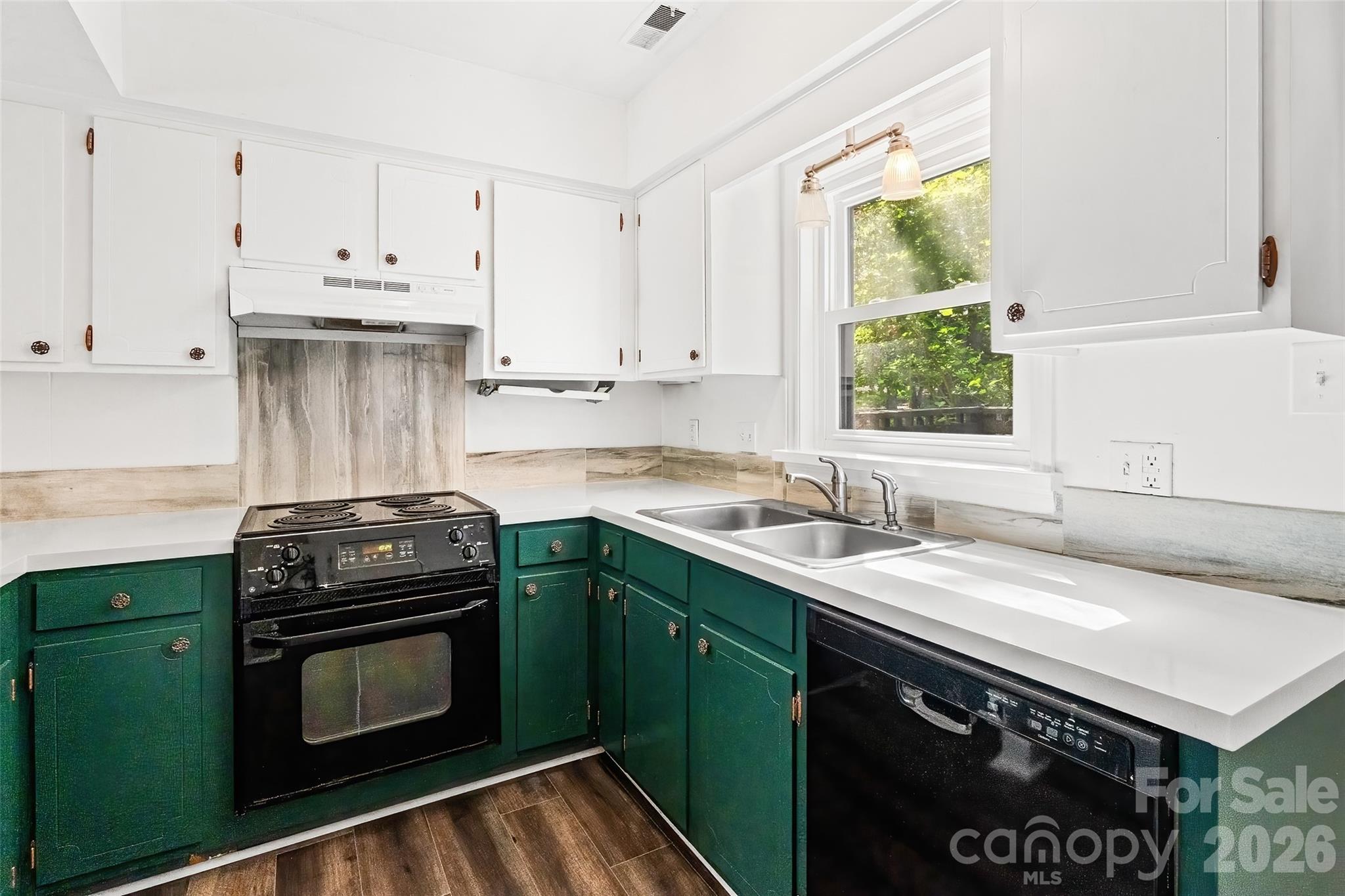 6100 Honeysuckle Lane — Charlotte