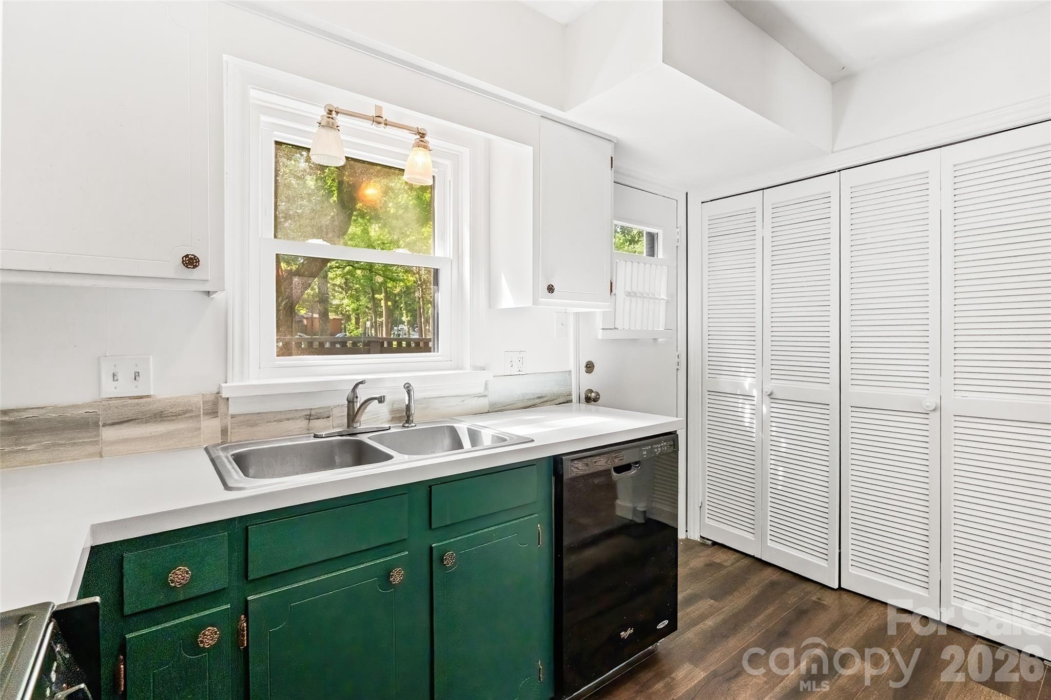 6100 Honeysuckle Lane — Charlotte