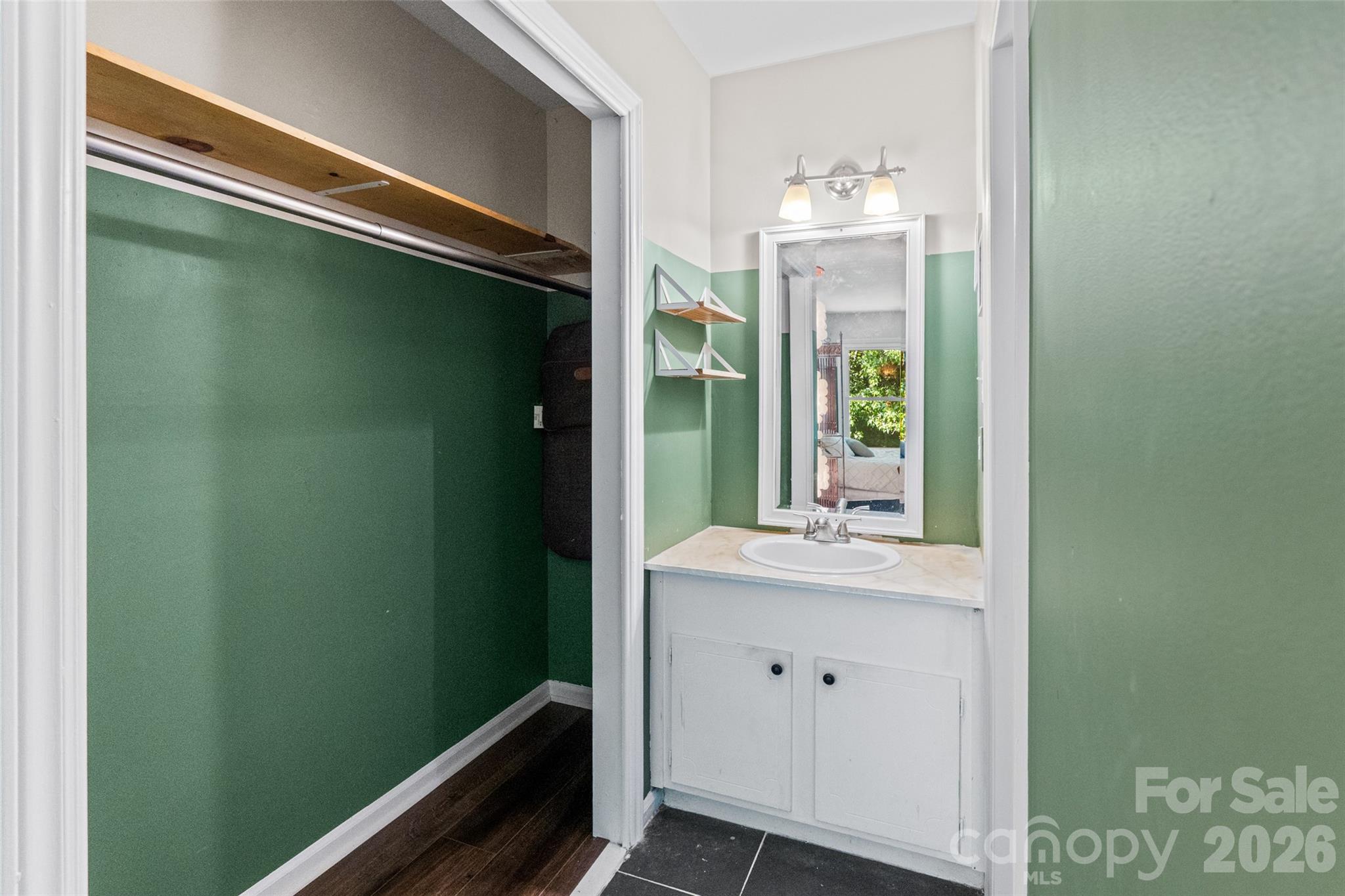6100 Honeysuckle Lane — Charlotte