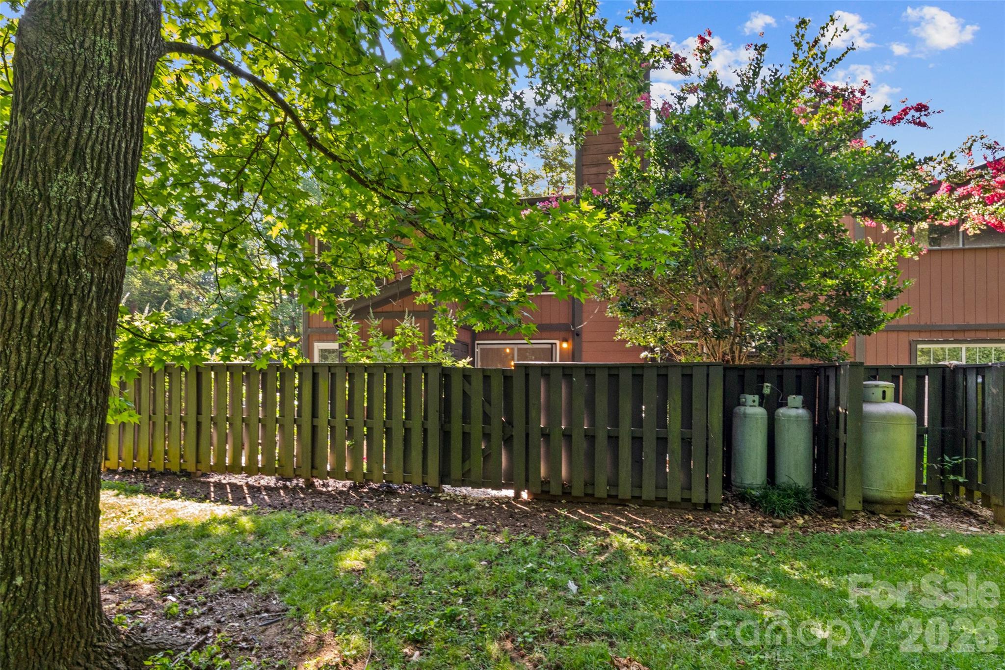 6100 Honeysuckle Lane — Charlotte