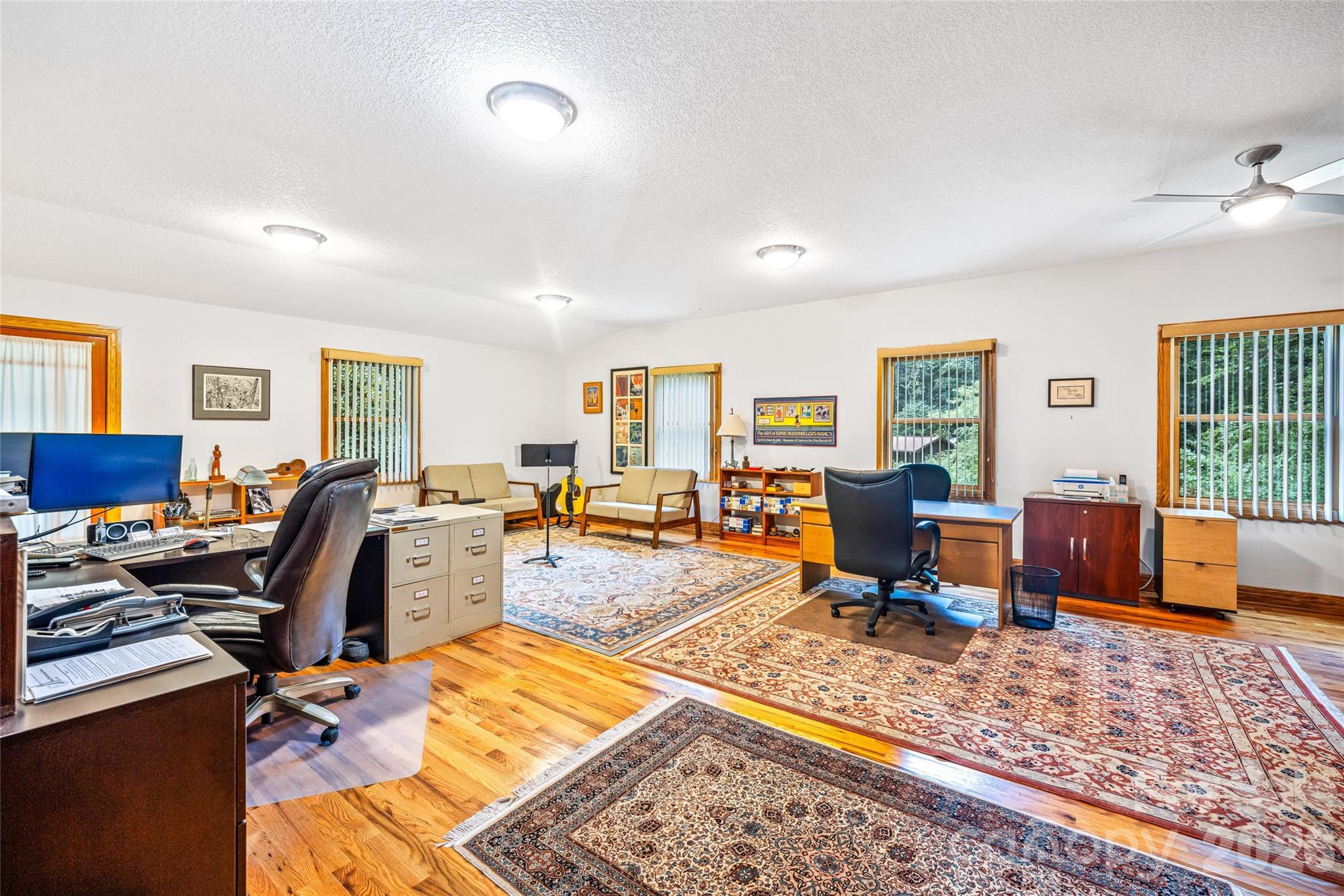 464 Governors View Road — Asheville