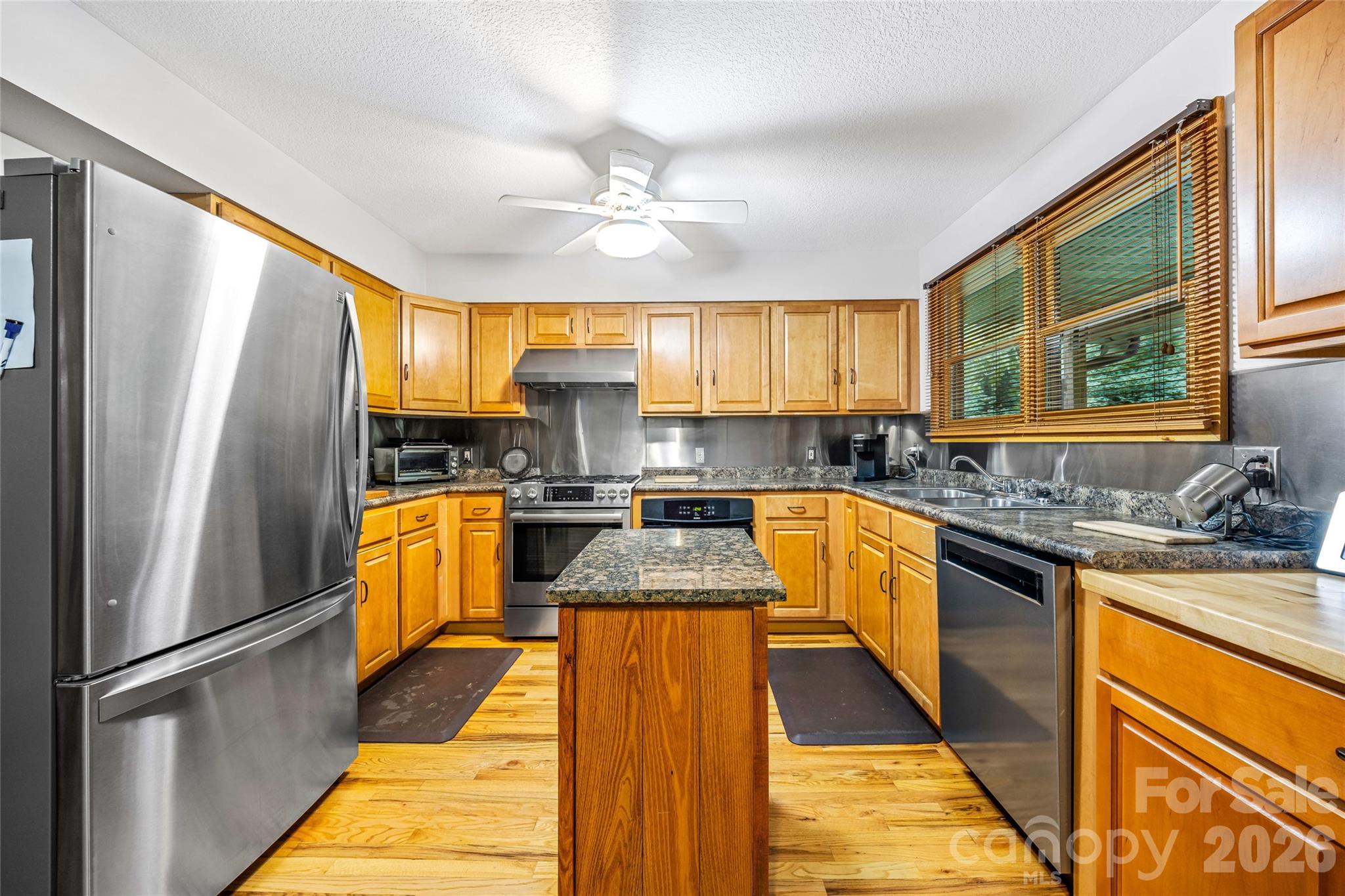 464 Governors View Road — Asheville