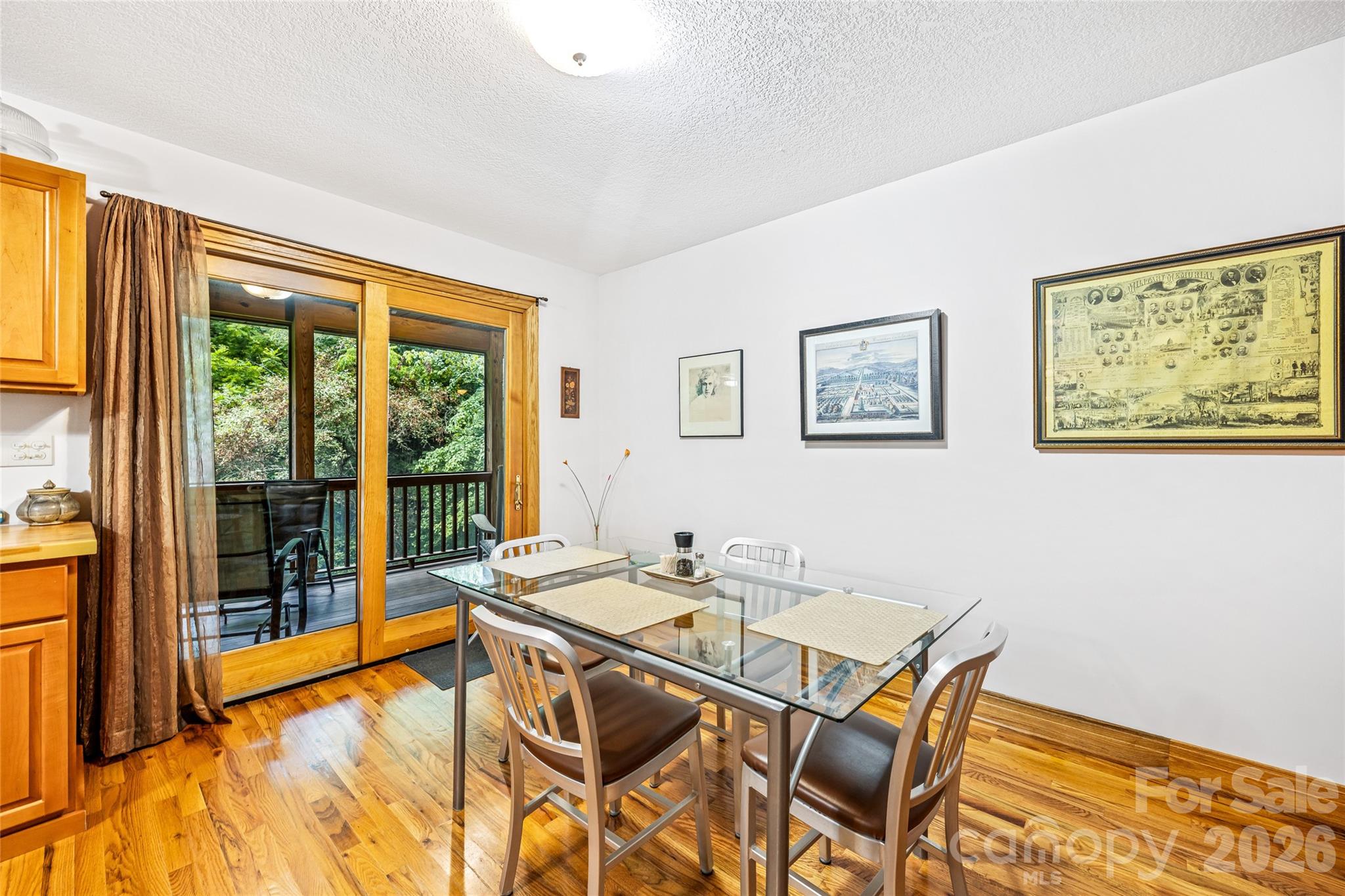 464 Governors View Road — Asheville