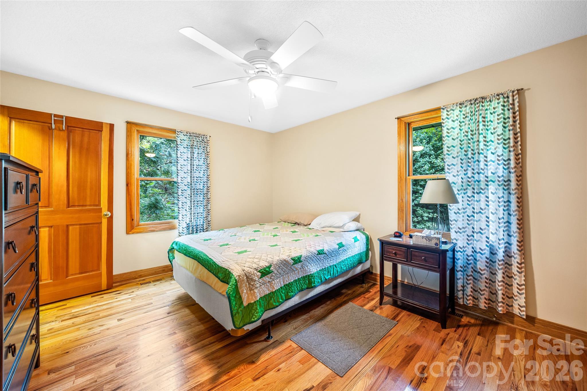 464 Governors View Road — Asheville