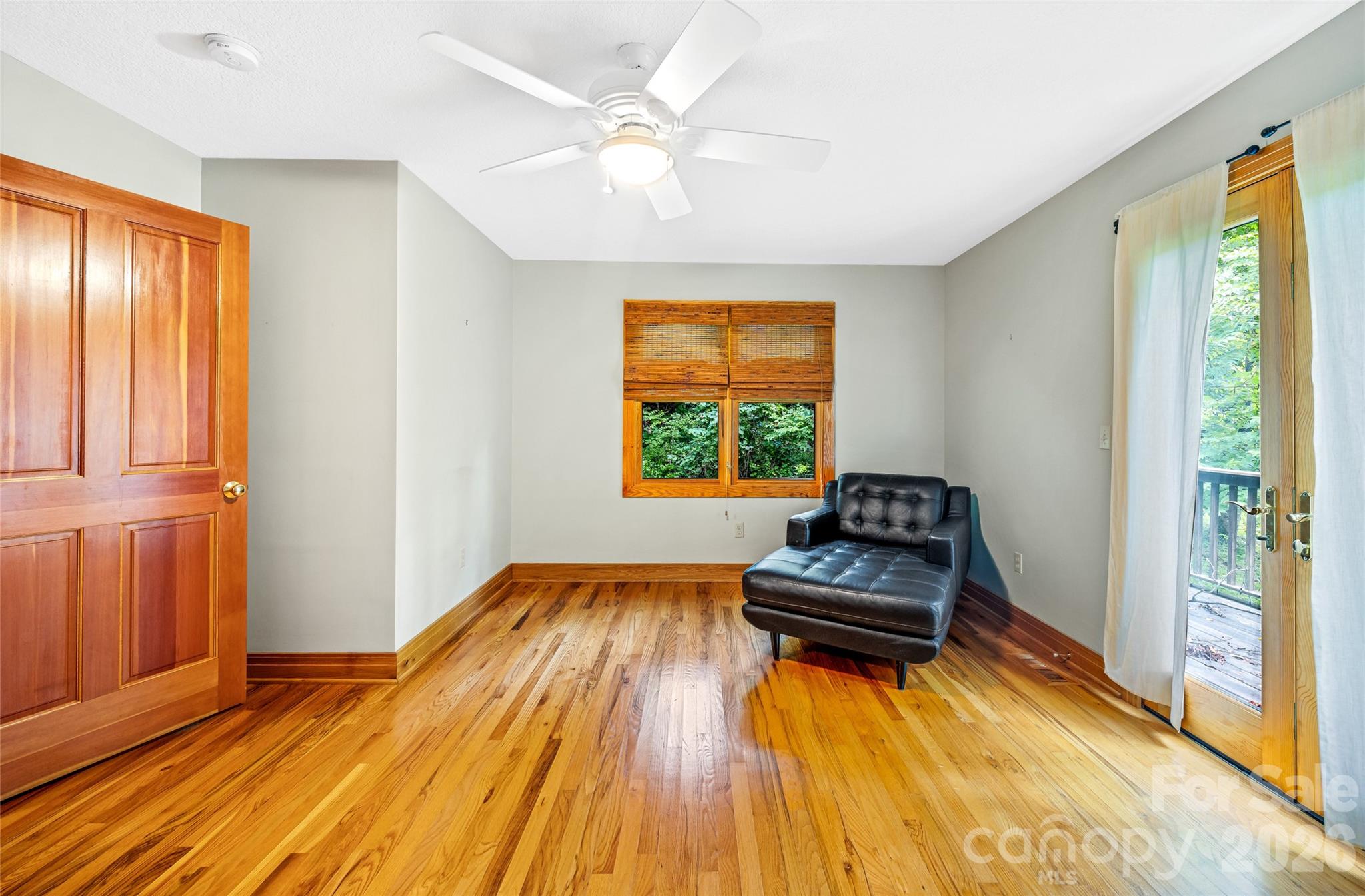 464 Governors View Road — Asheville
