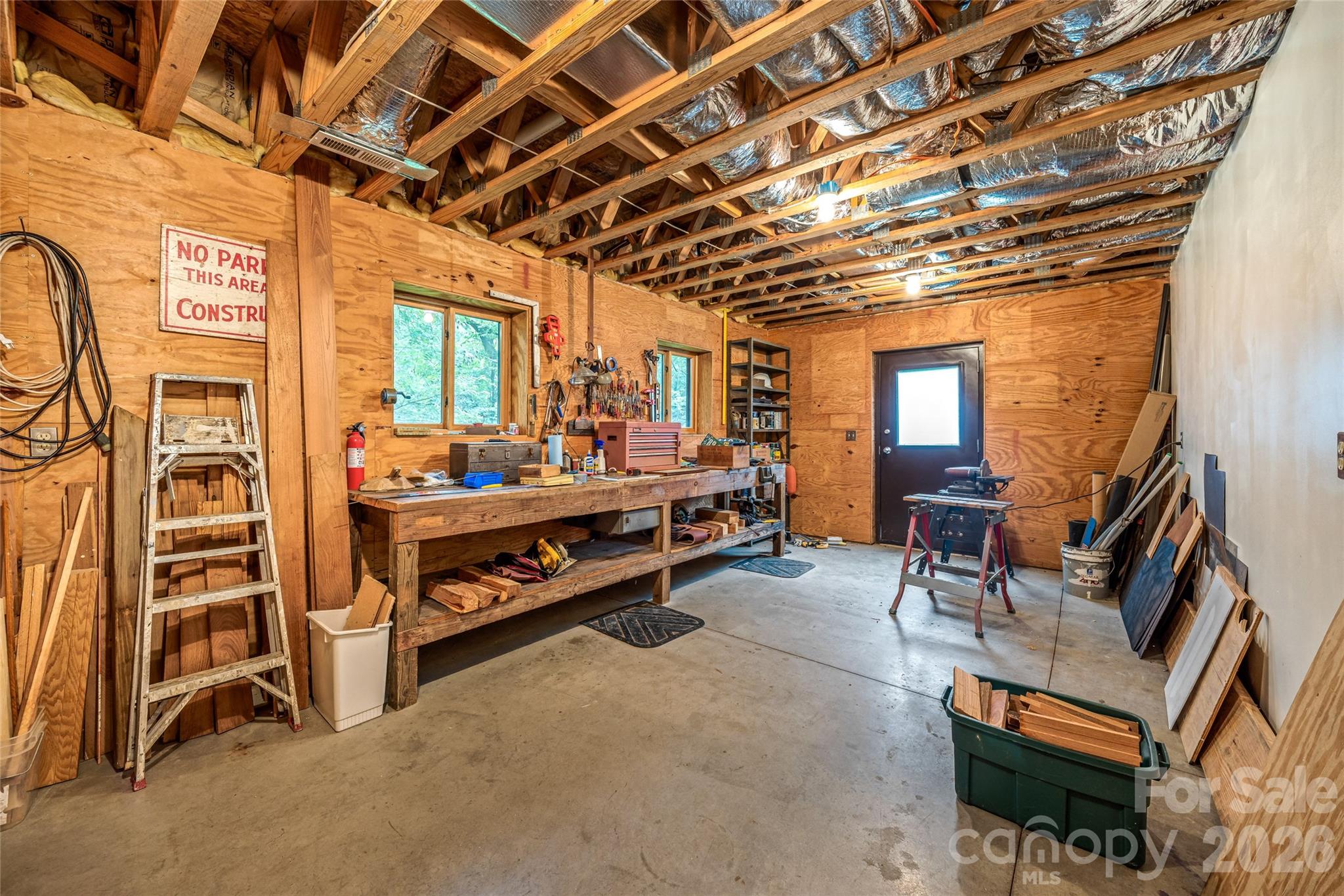 464 Governors View Road — Asheville