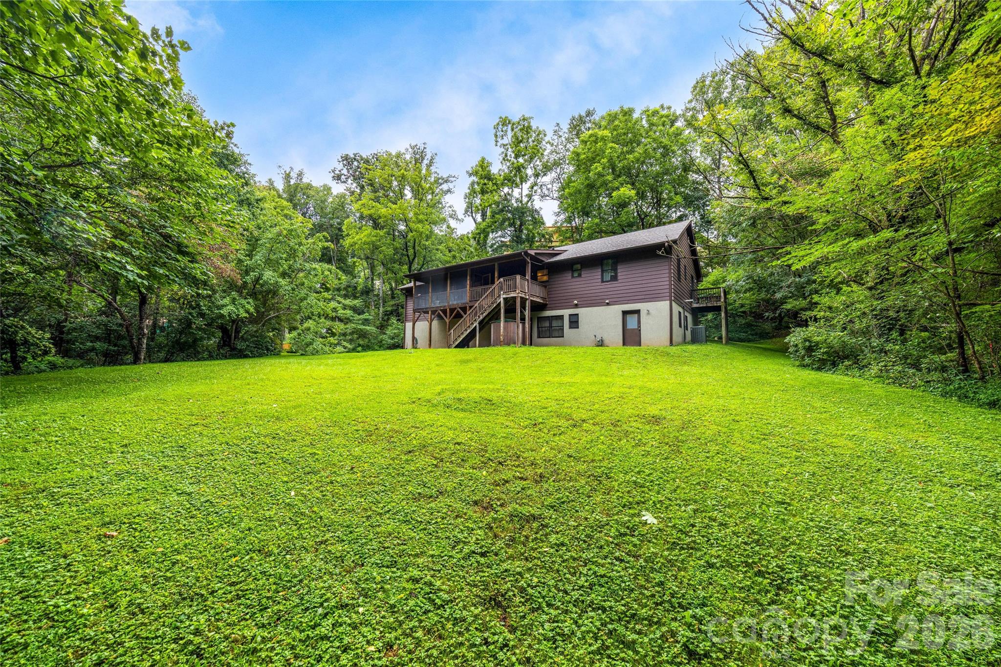464 Governors View Road — Asheville