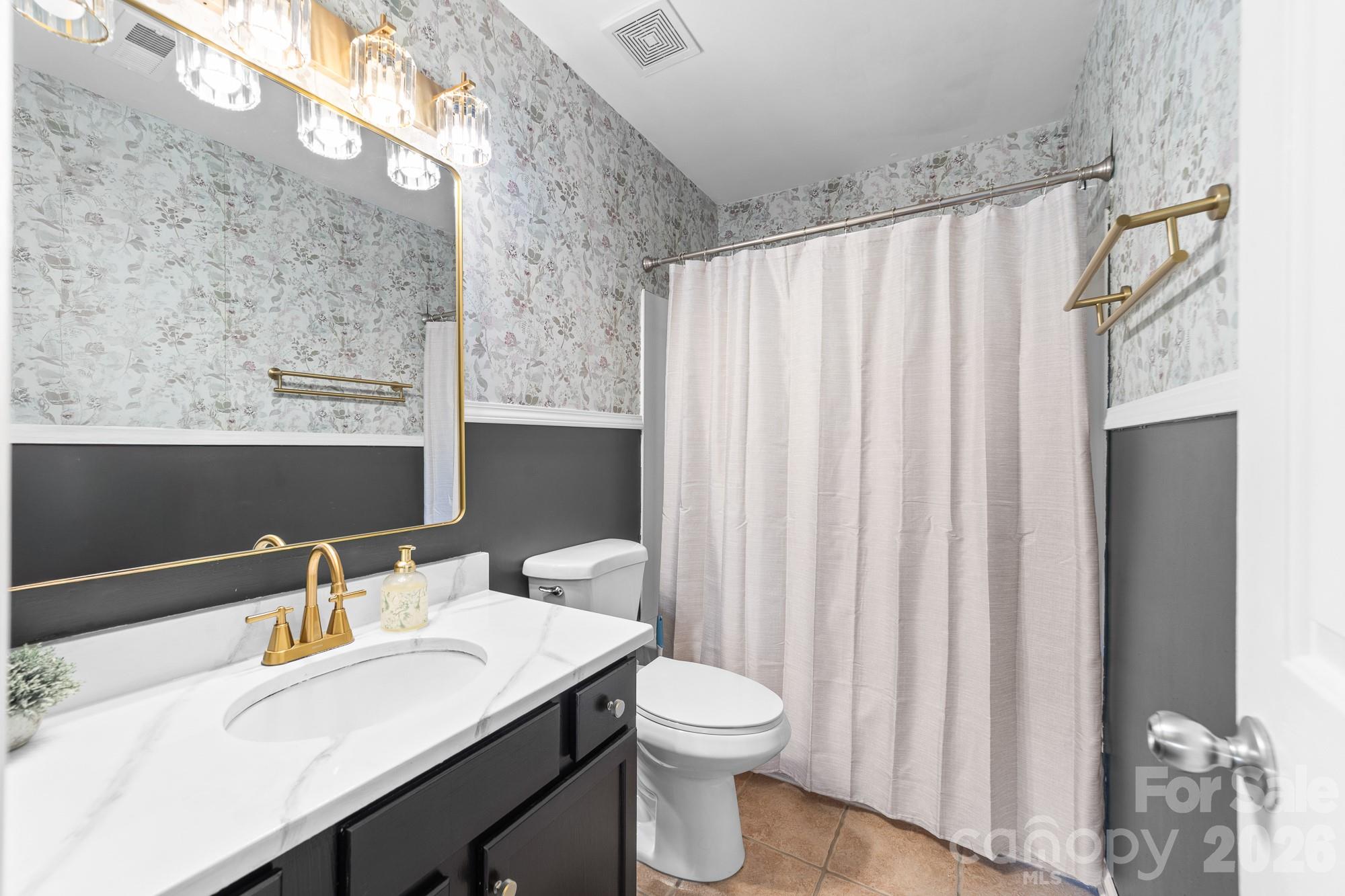 1525 Ladora Drive — Charlotte