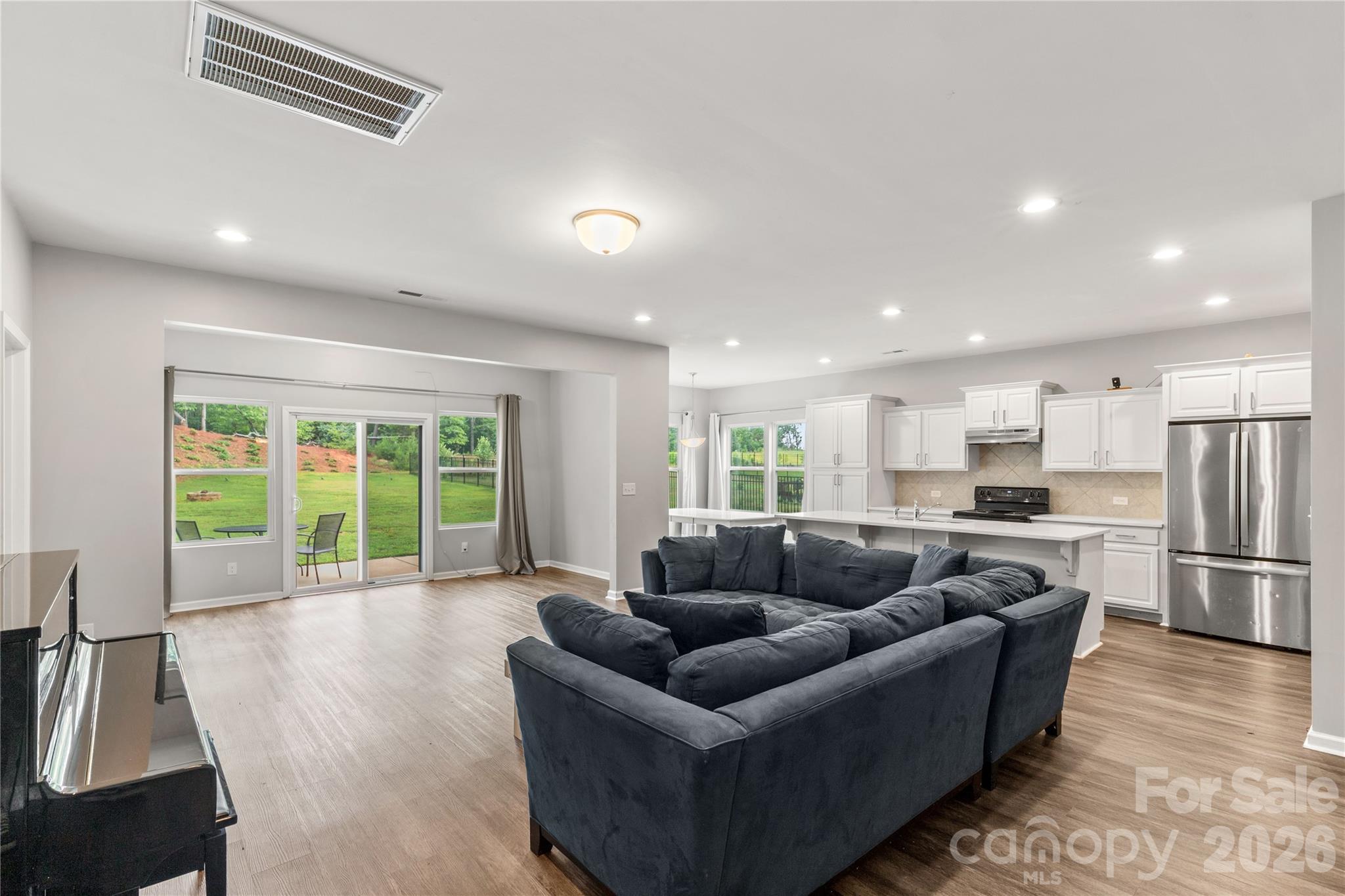 14435 Maritime Drive — Lancaster