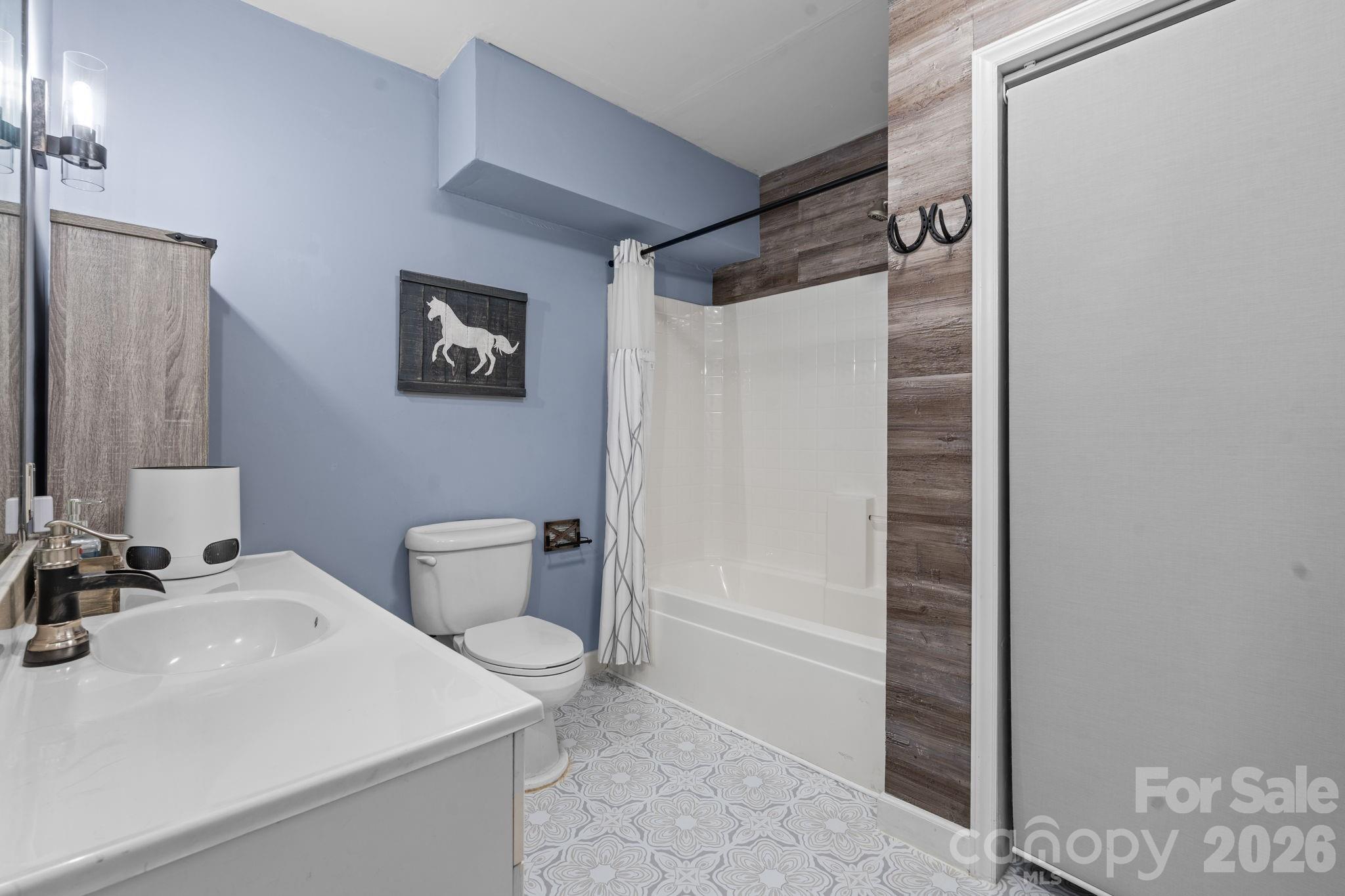 9081 Pittmans Gap Road — Newland