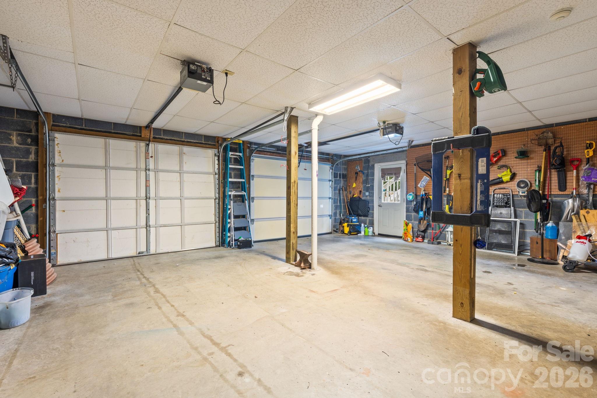 9081 Pittmans Gap Road — Newland