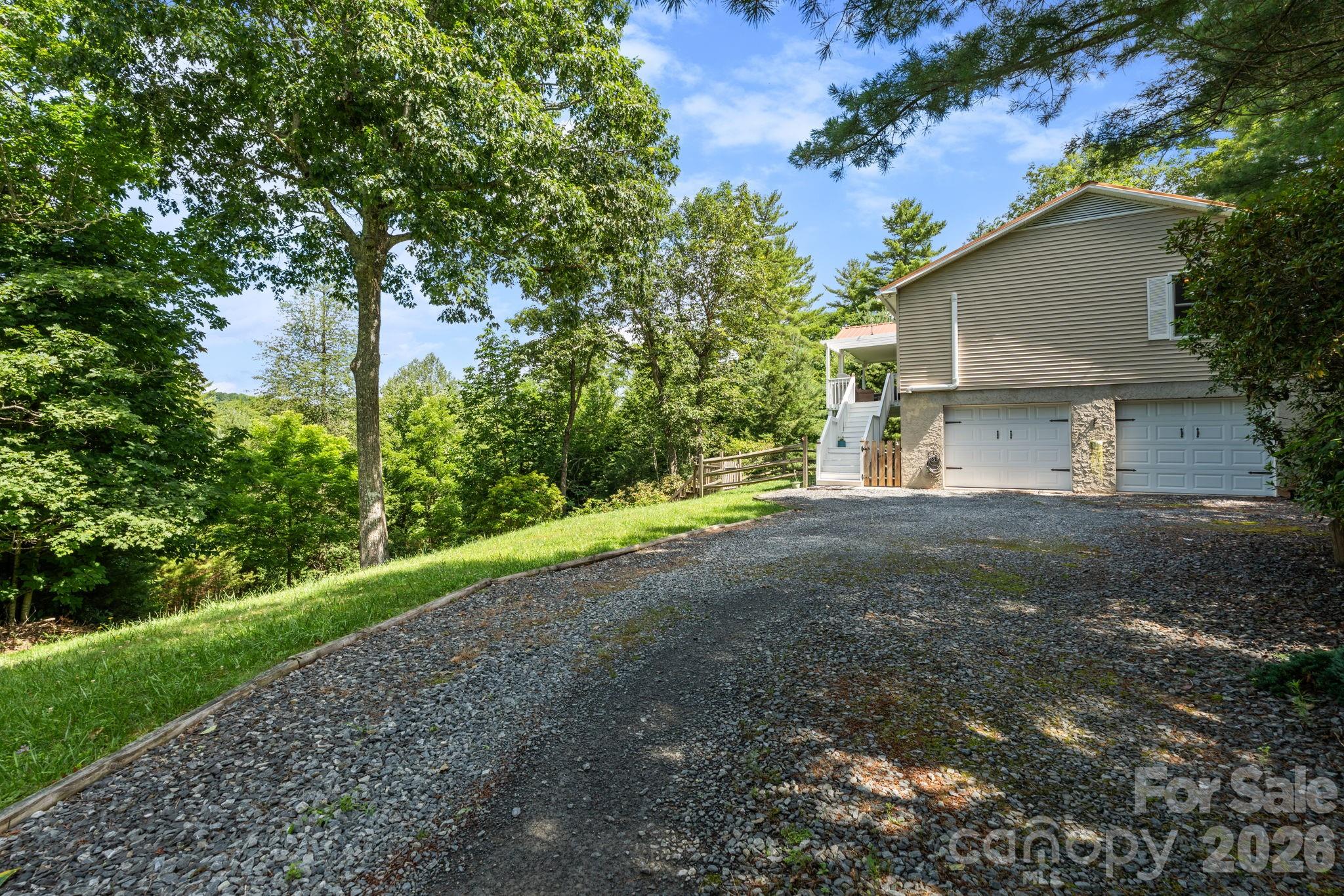 9081 Pittmans Gap Road — Newland