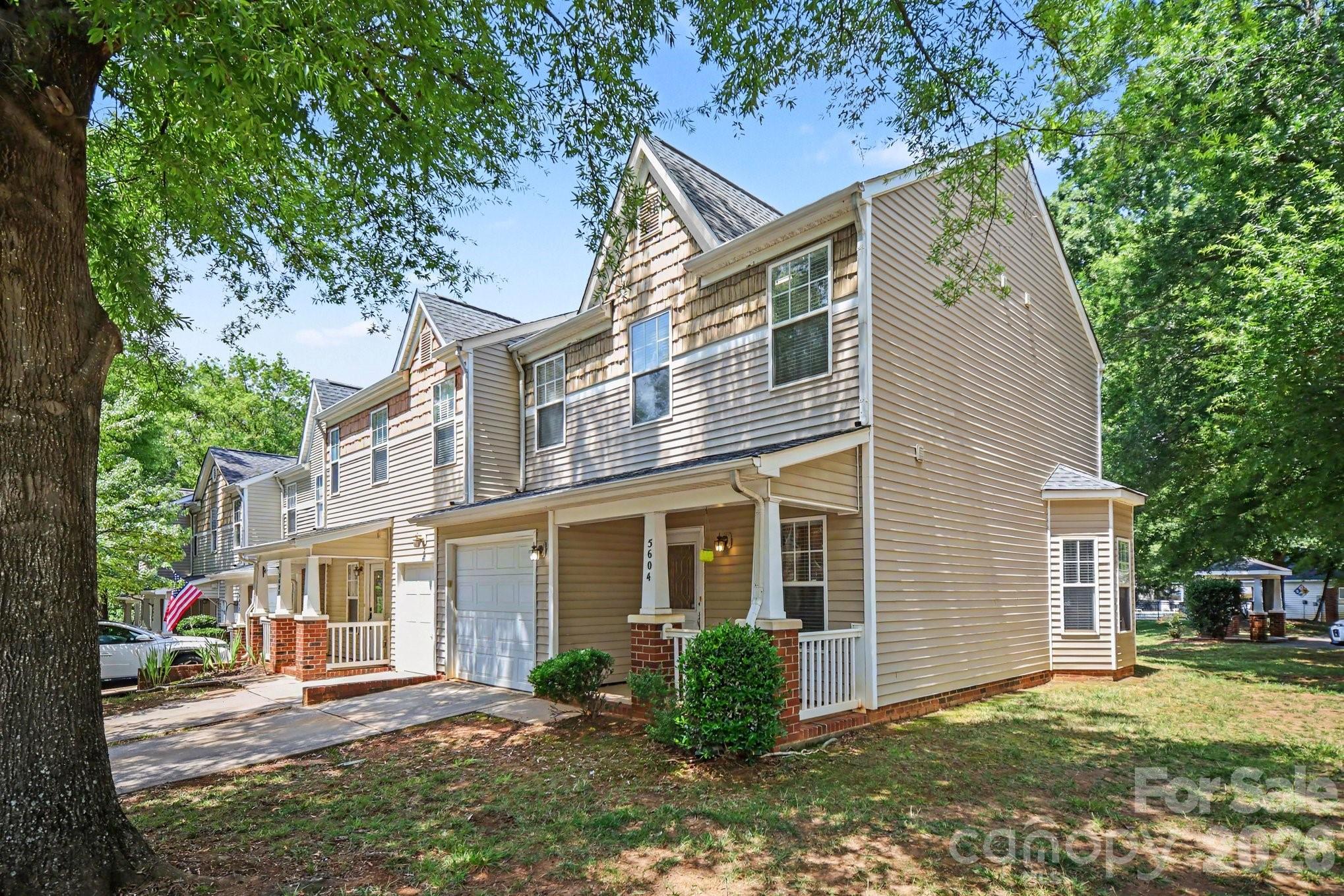 5604 Santeelah Court — Charlotte