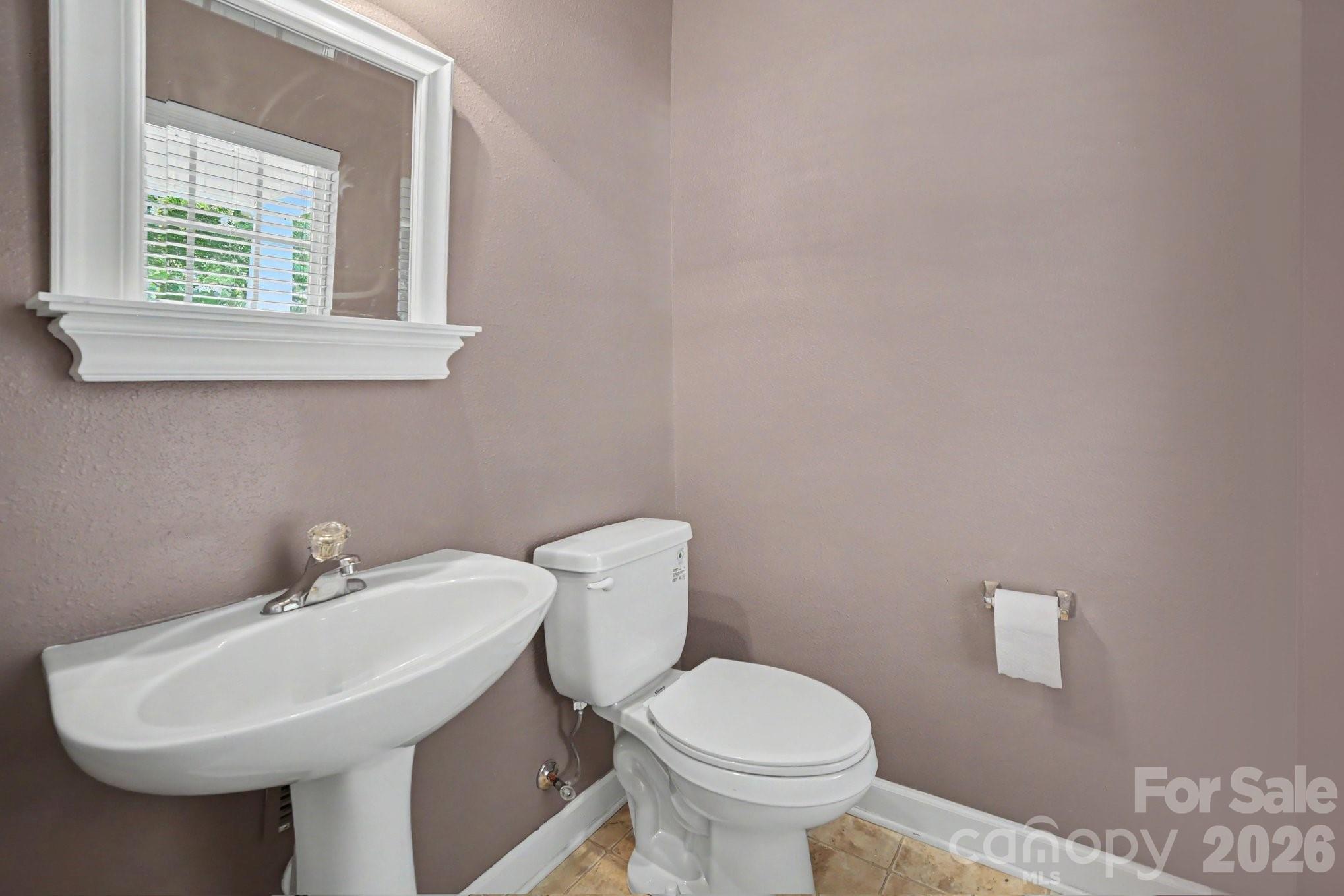 5604 Santeelah Court — Charlotte
