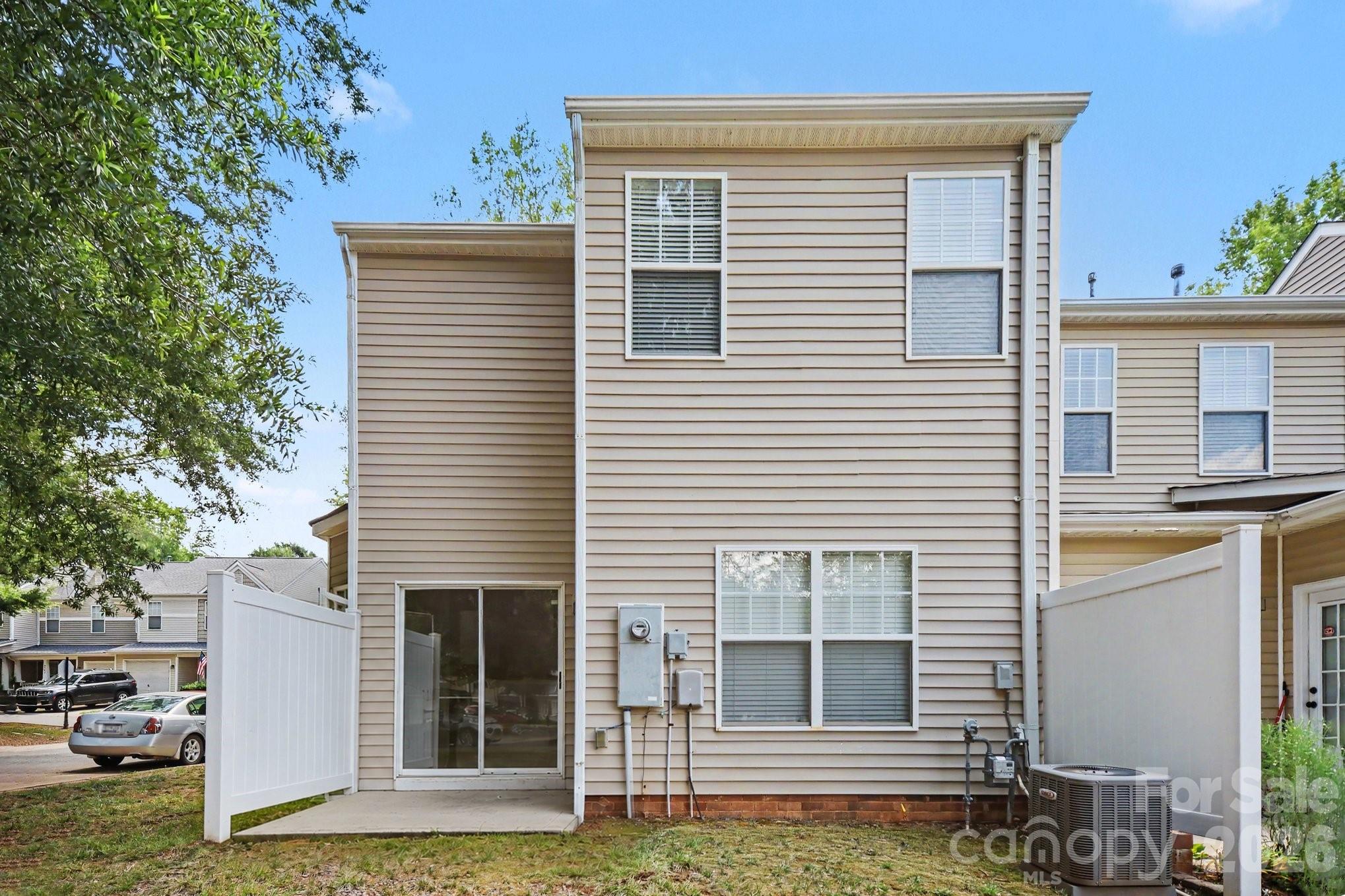 5604 Santeelah Court — Charlotte
