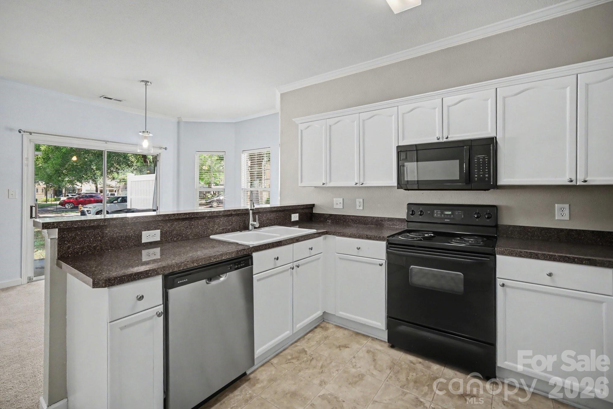 5604 Santeelah Court — Charlotte